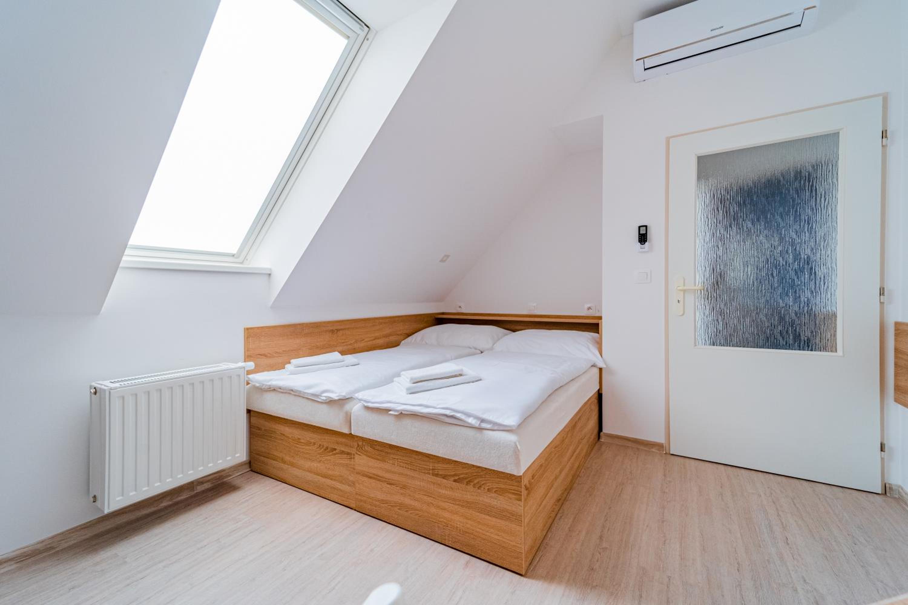 Double Room with Private Bathroom photo 3