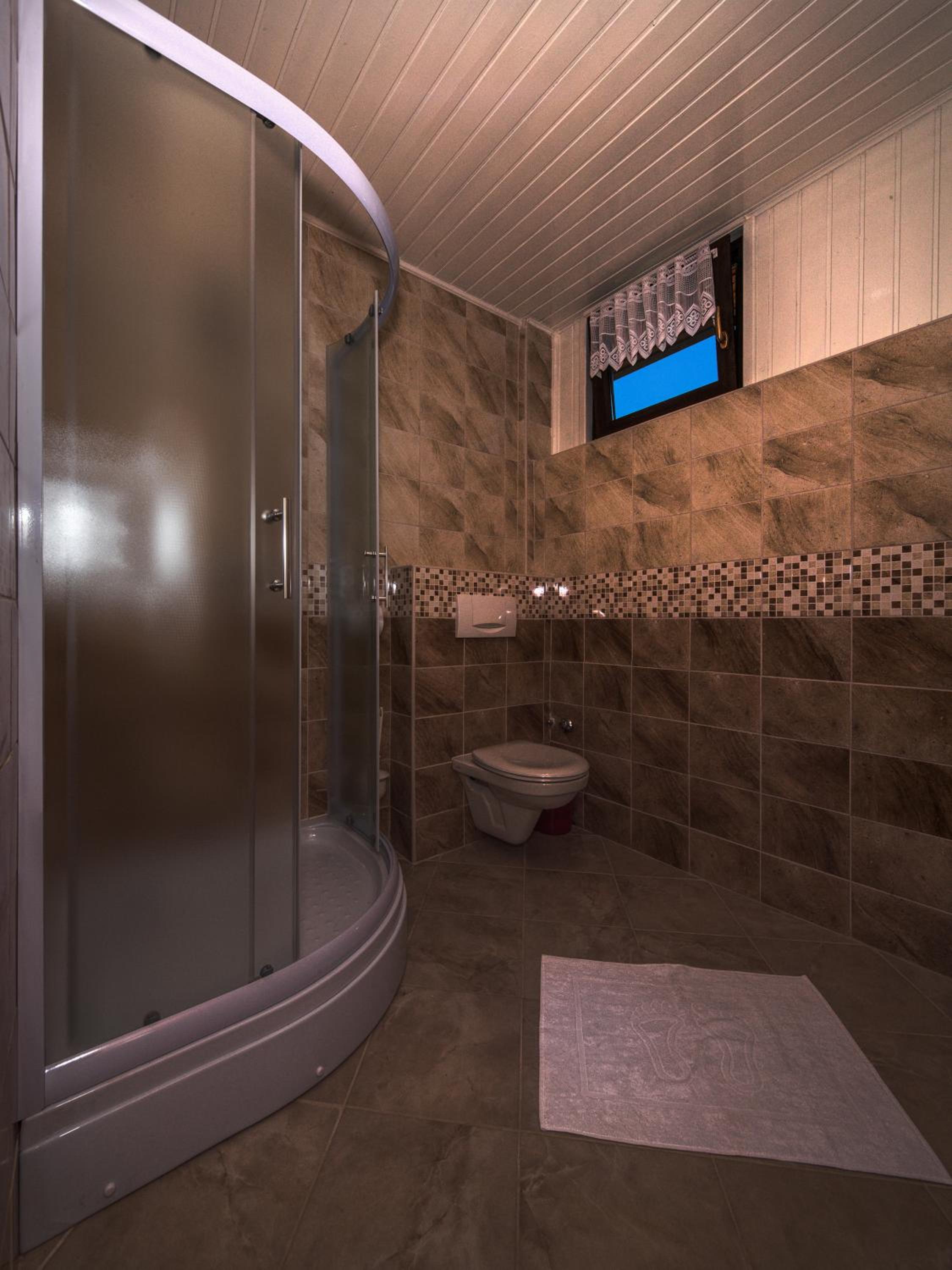 Deluxe Double Room with Extra Bed - Photo 7