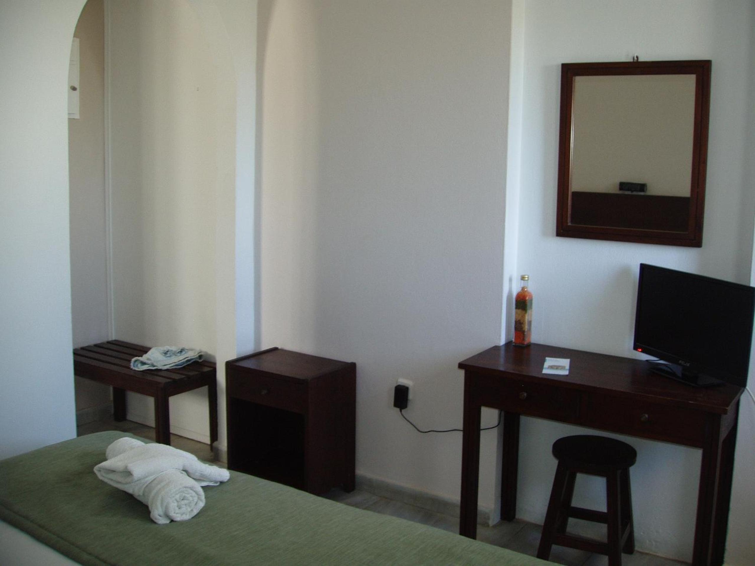 One-Bedroom Apartment with Balcony photo 3