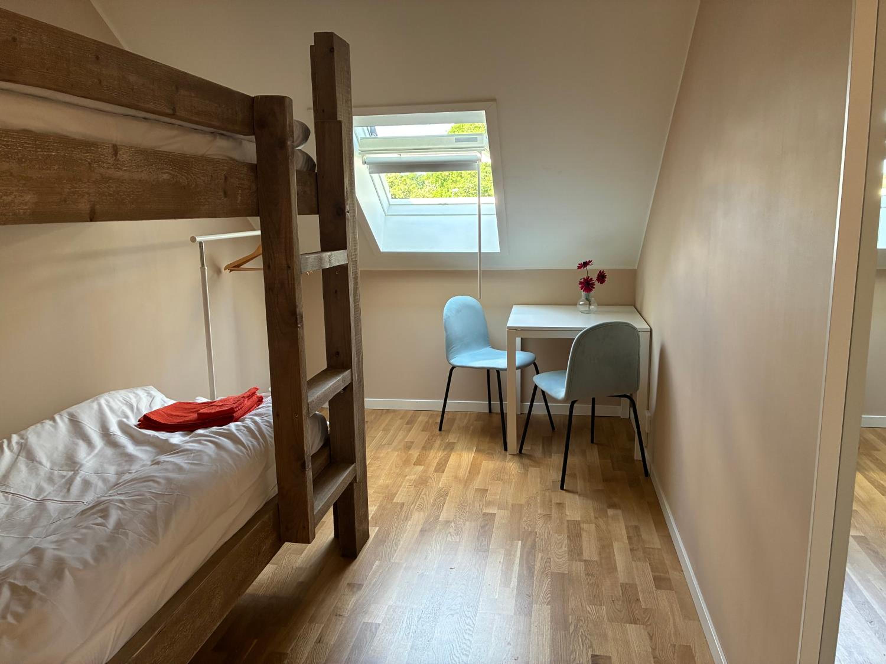 Double or Twin Room with Shared Bathroom photo 1