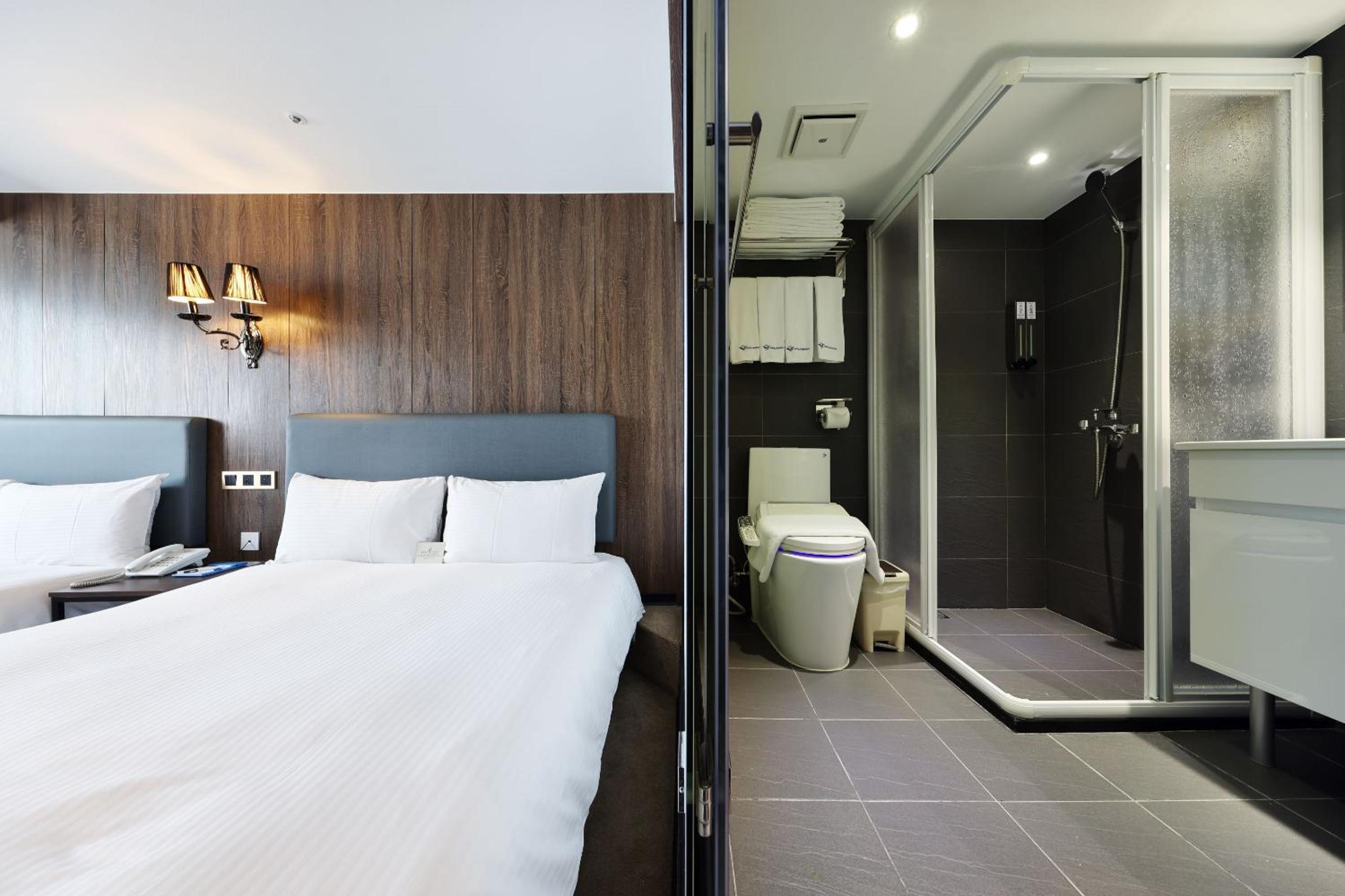 18:00 Check-in - Deluxe Quadruple Room