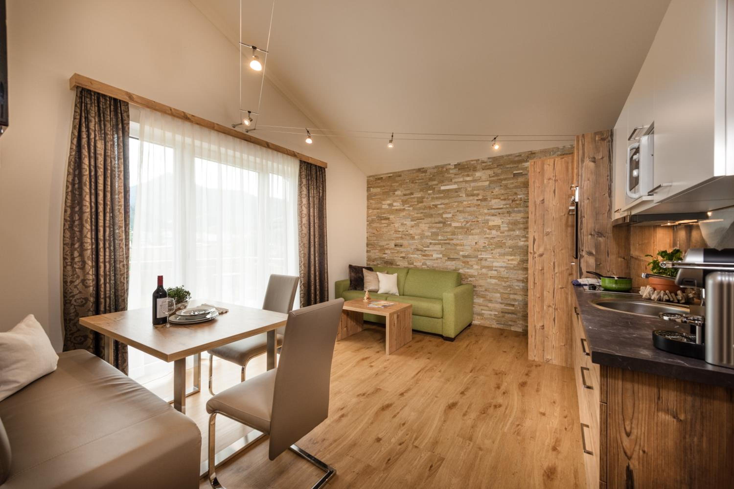 One-Bedroom Apartment with Balcony photo 3