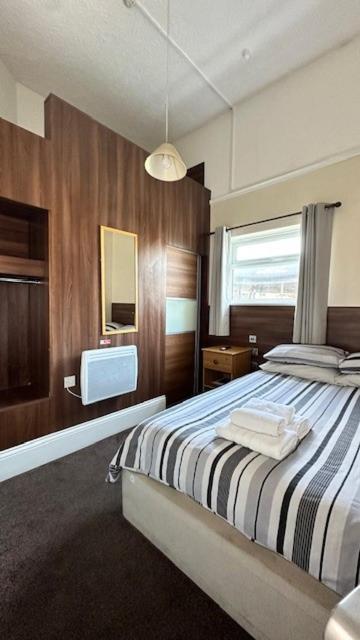 Double Room with Private Bathroom - Photo 1