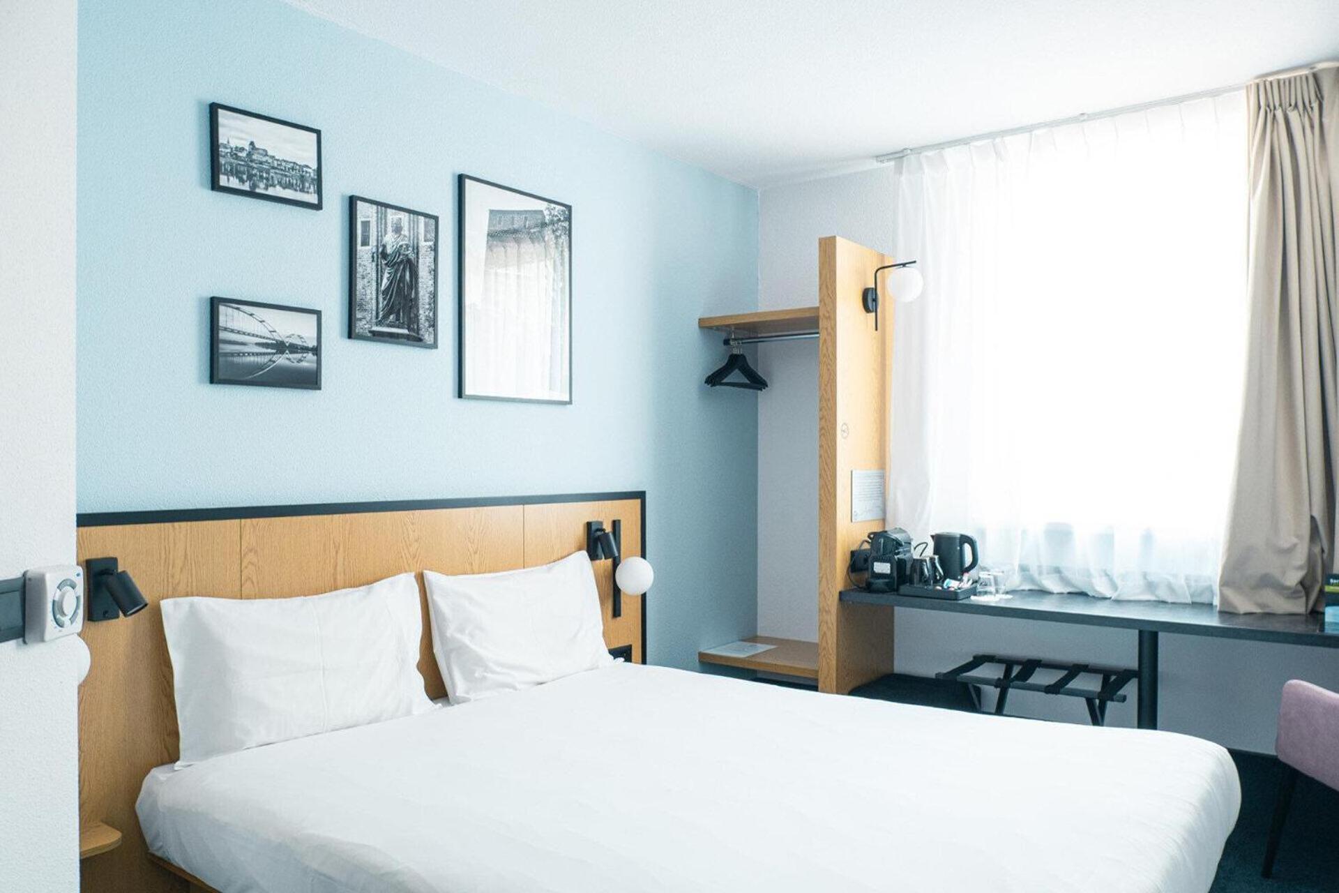 Premium Twin Room - Photo 6