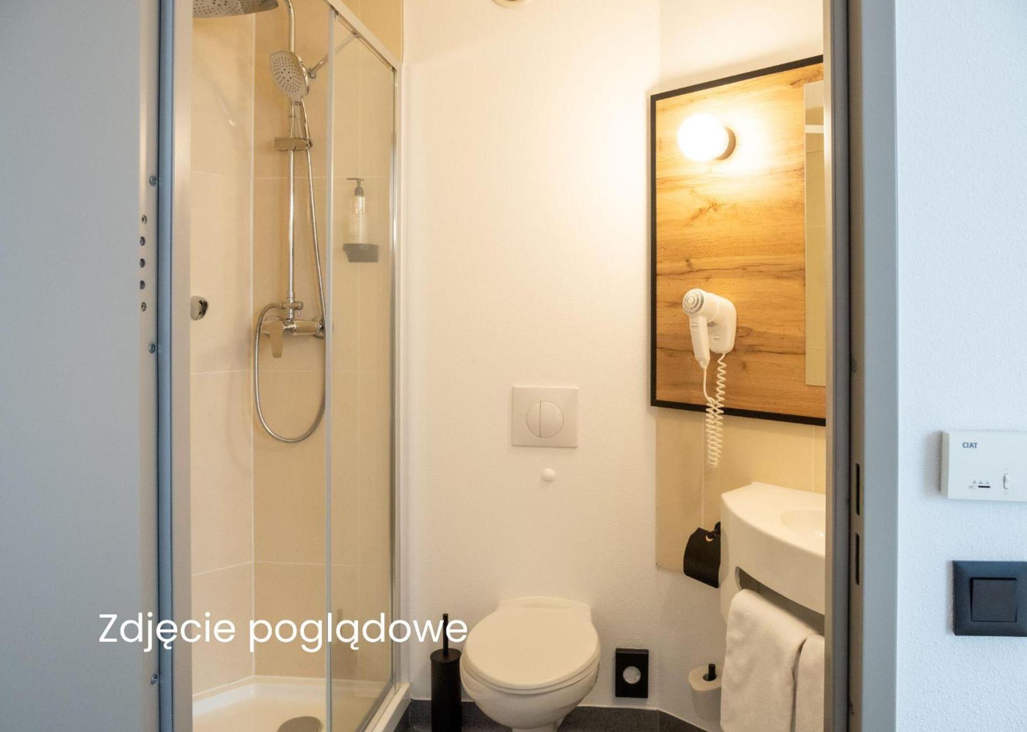 Premium Double Room - Photo 8