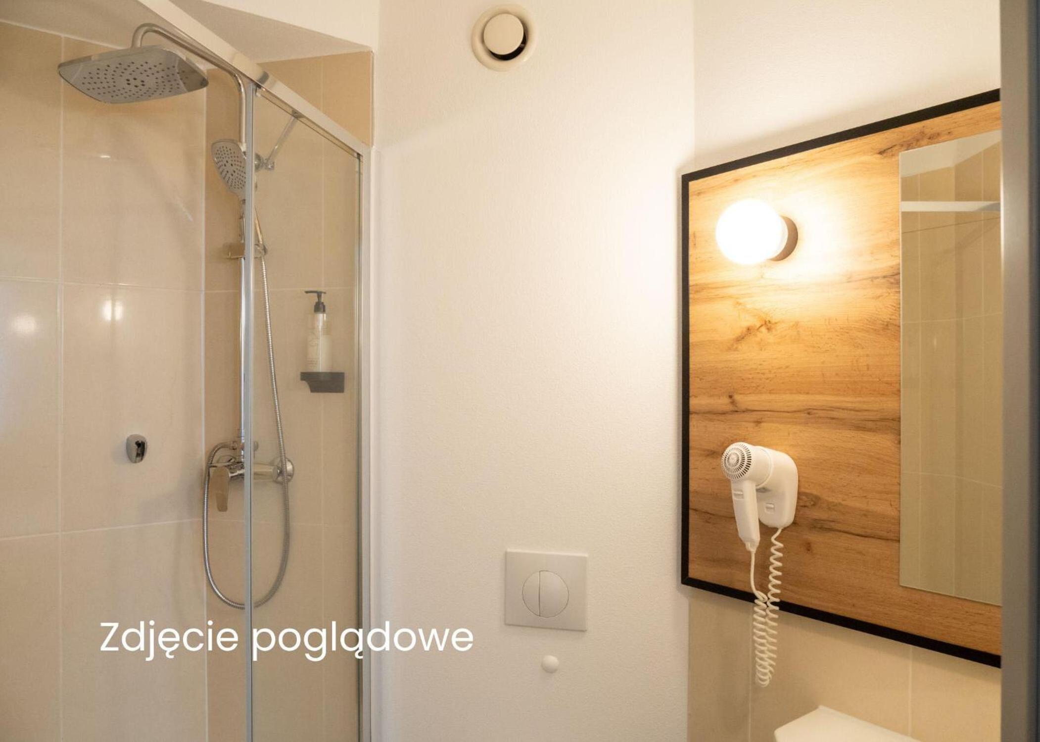 Premium Twin Room - Photo 14