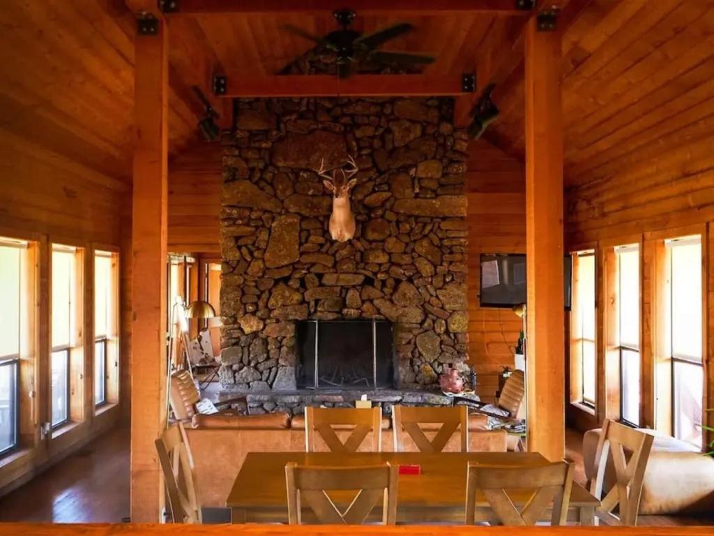 Three-Bedroom House photo 2