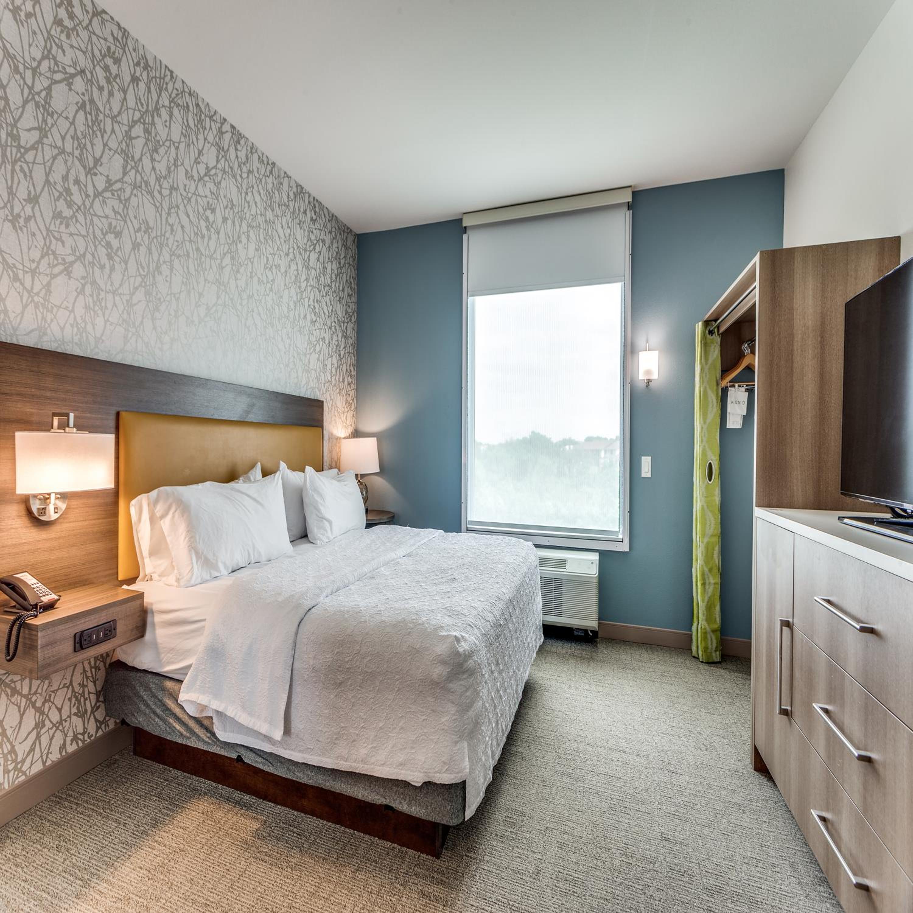 One-Bedroom King Suite - Photo 1