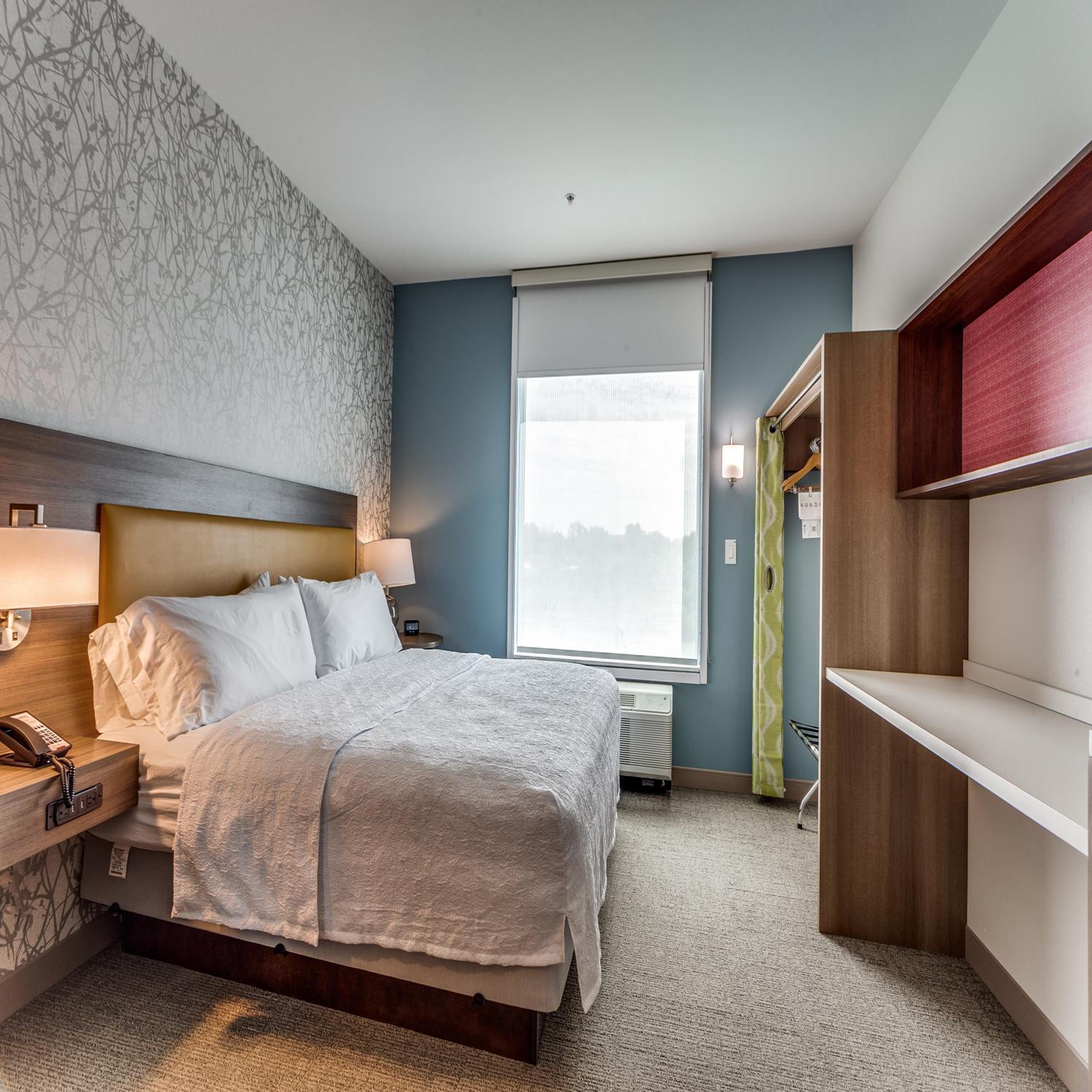 One-Bedroom King Suite - Photo 3