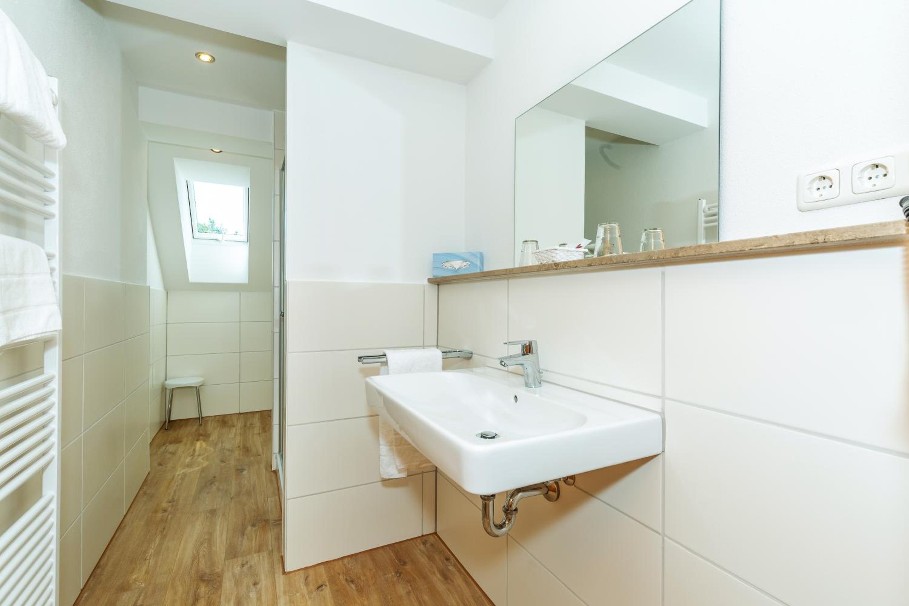 Double Room - Photo 8