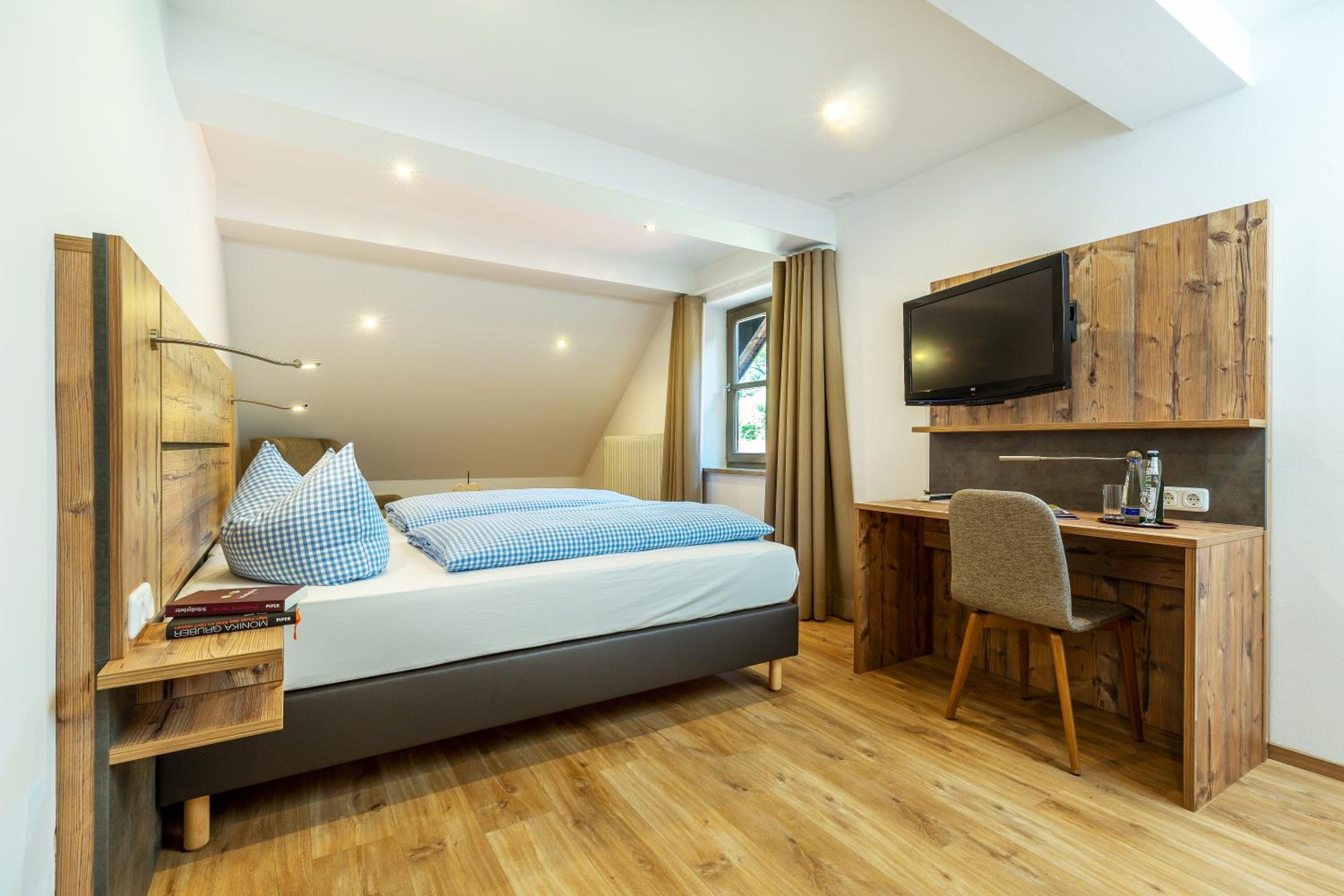 Double Room - Photo 6
