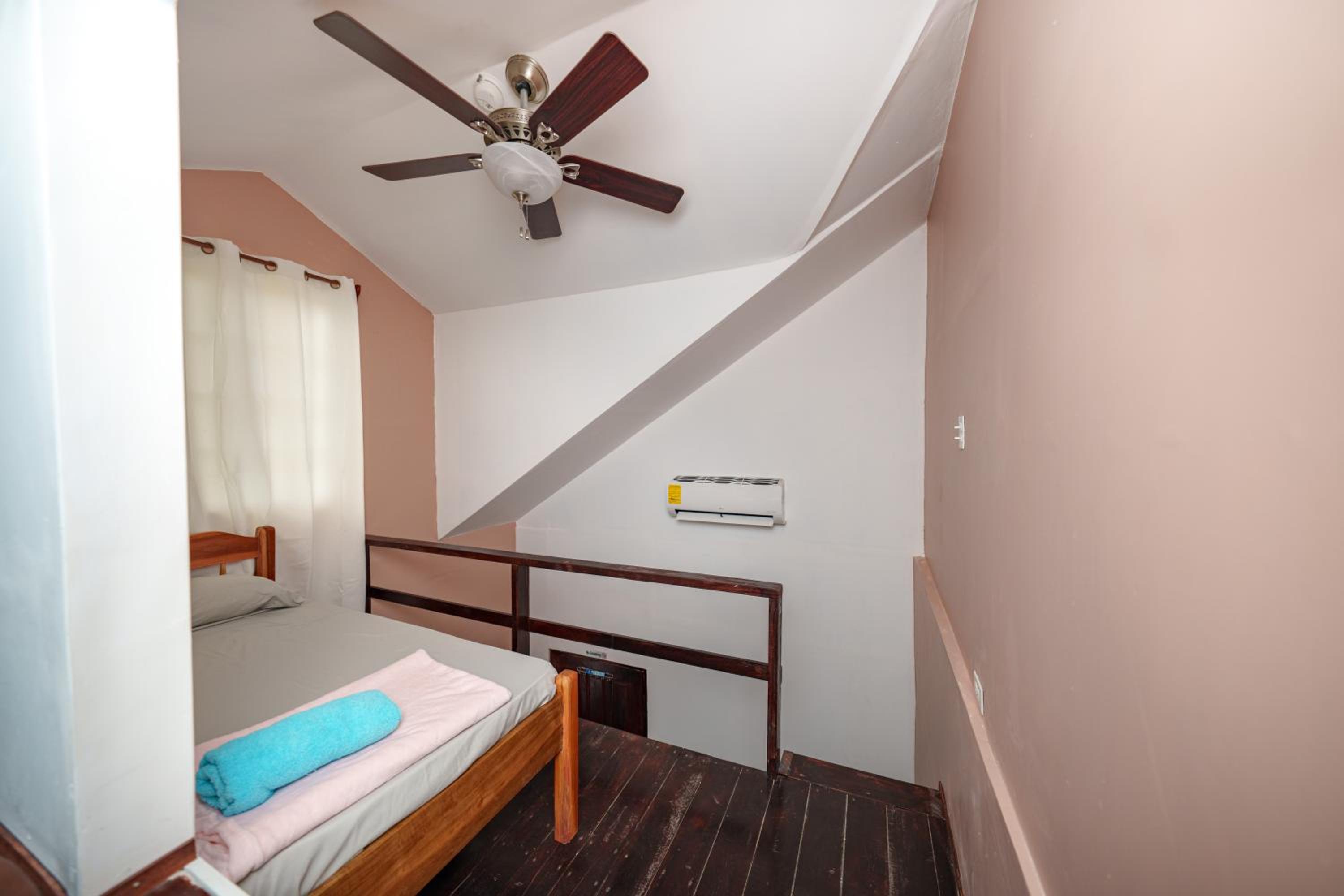 Triple Room with Bathroom photo 1