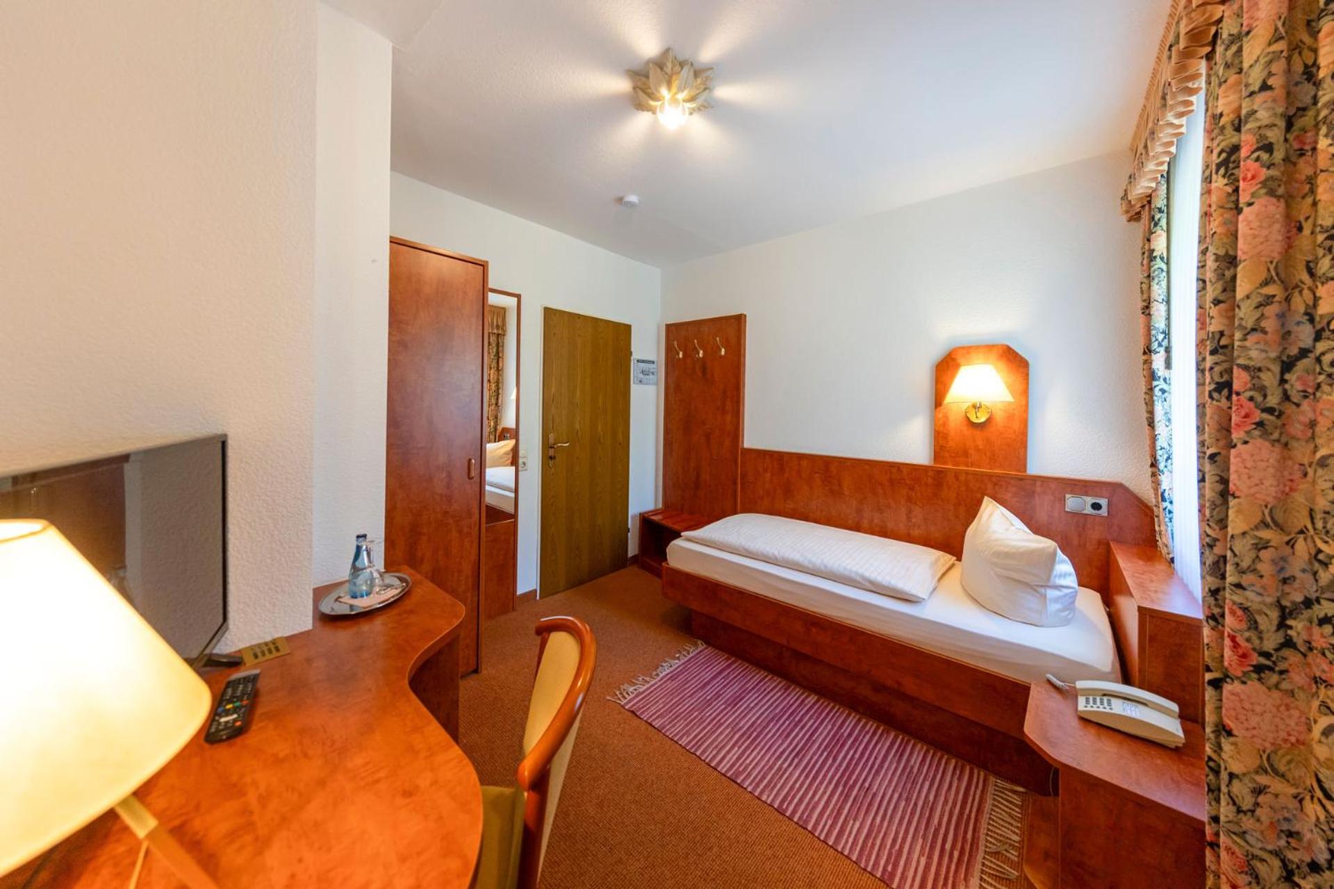 Single Room photo 2
