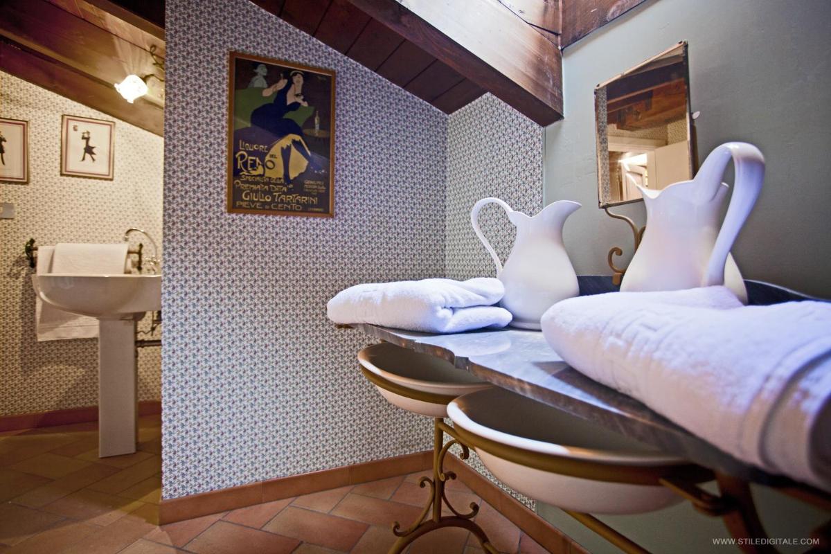Triple Room with Private External Bathroom photo 3