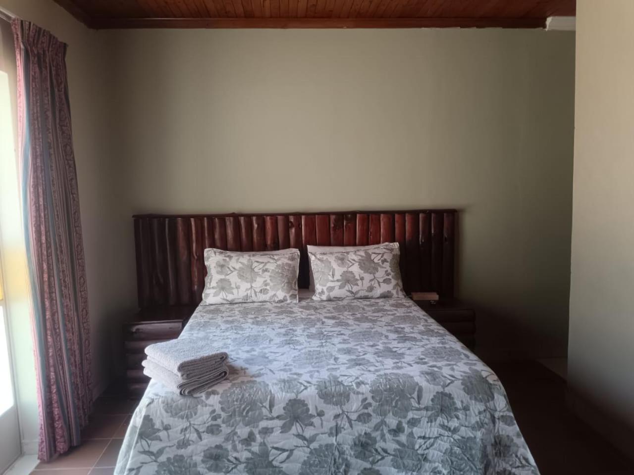 Comfort Family Room photo 2