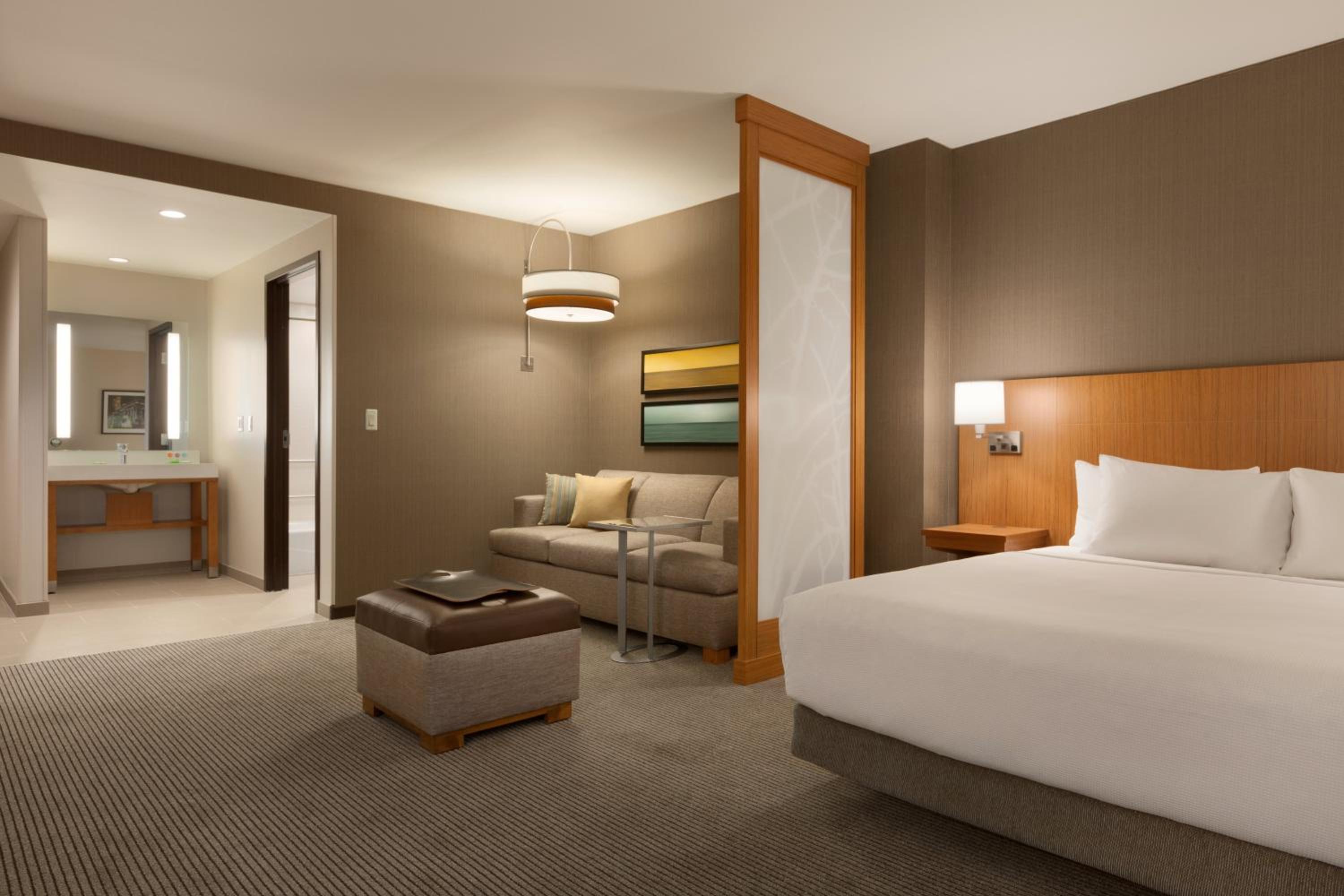 King Room with Sofa Bed and Accessible Tub - Disability Access thumbnail 5