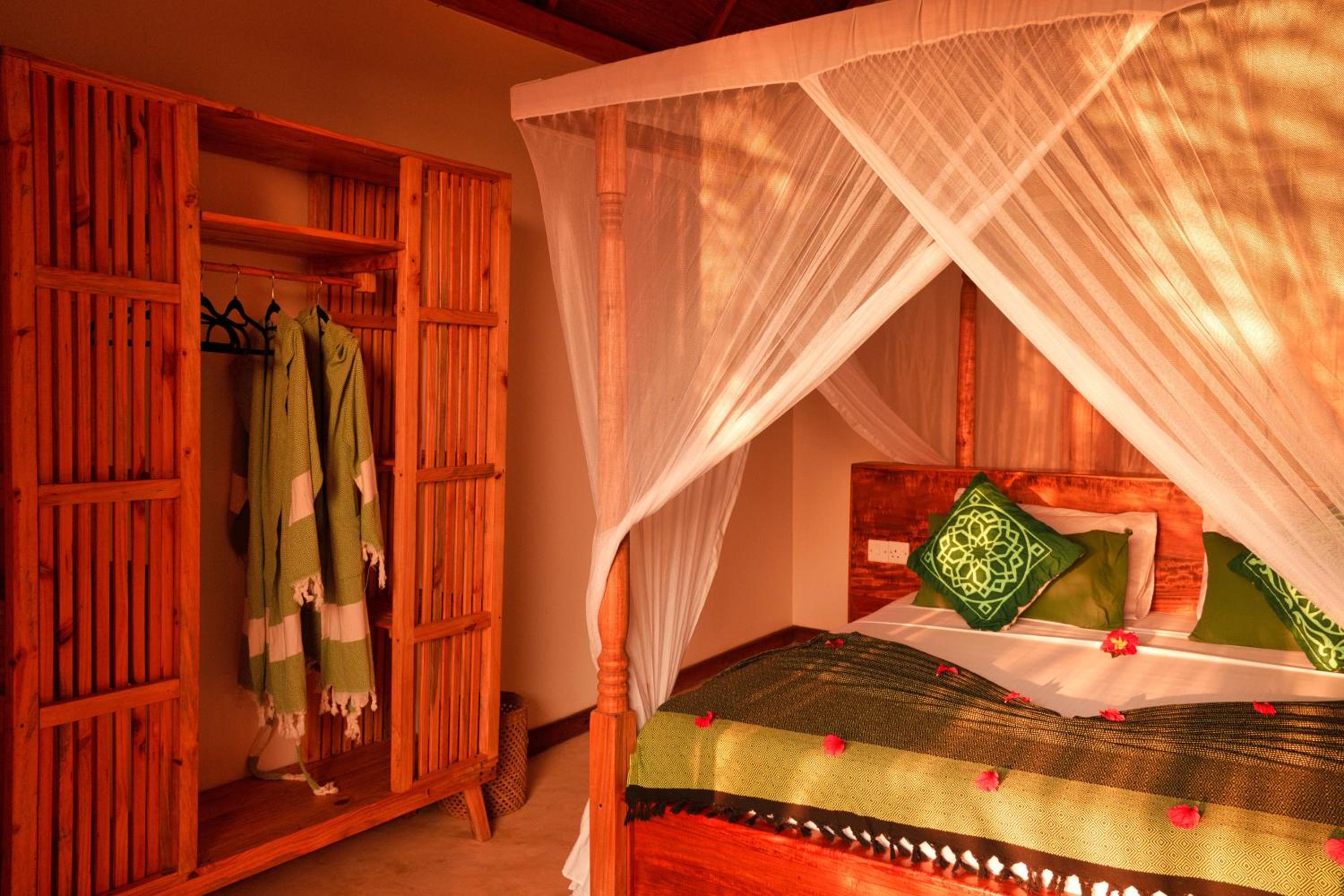King Room with Sea View - Photo 12