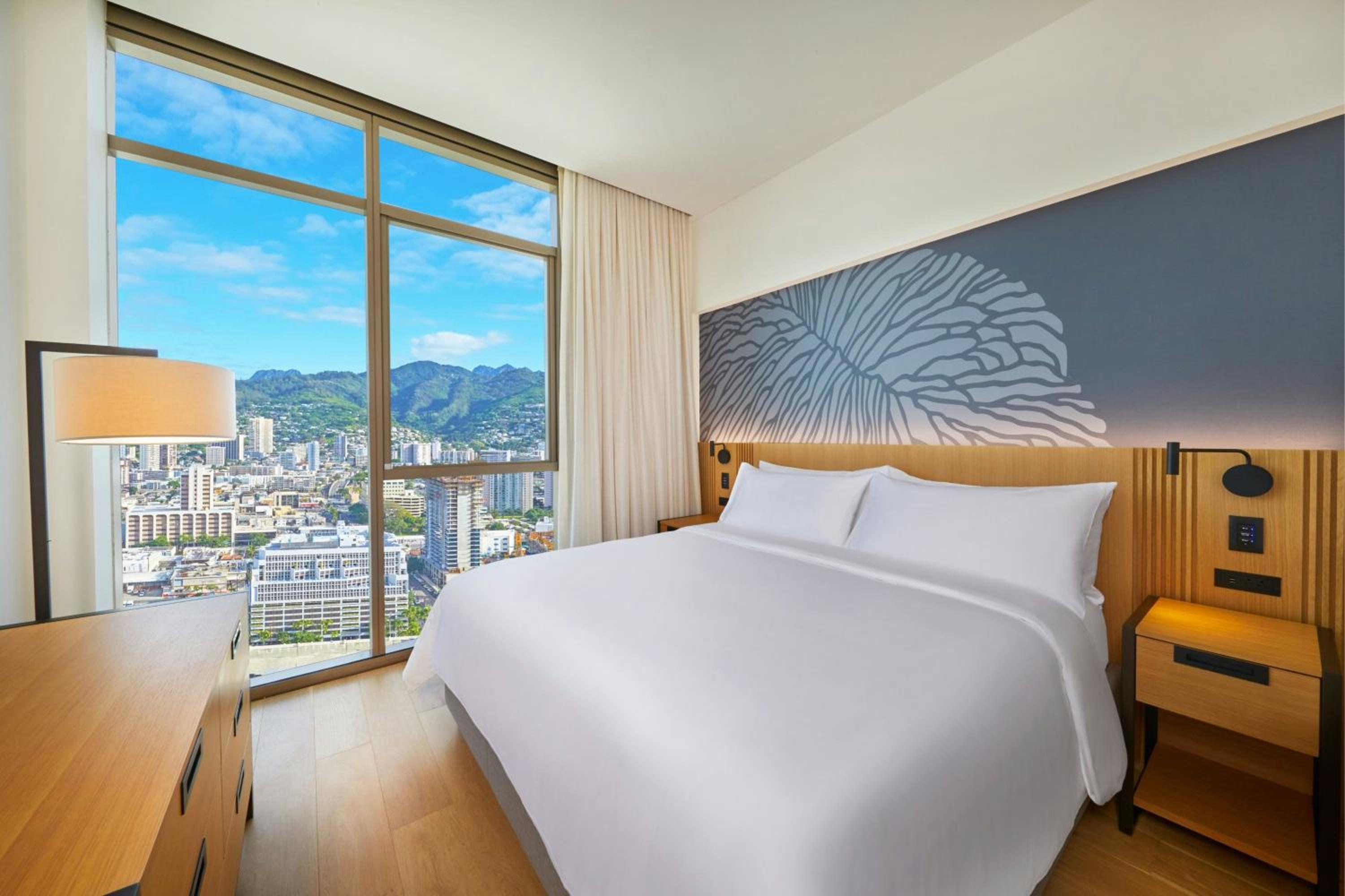 One-Bedroom Residential Suite with Premier Panoramic View