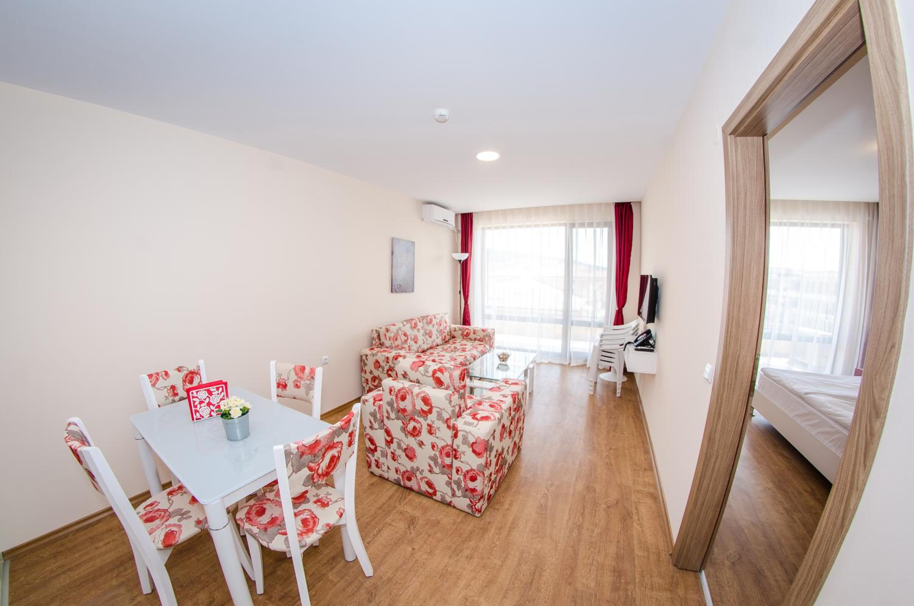 Two-Bedroom Apartment with Balcony photo 3