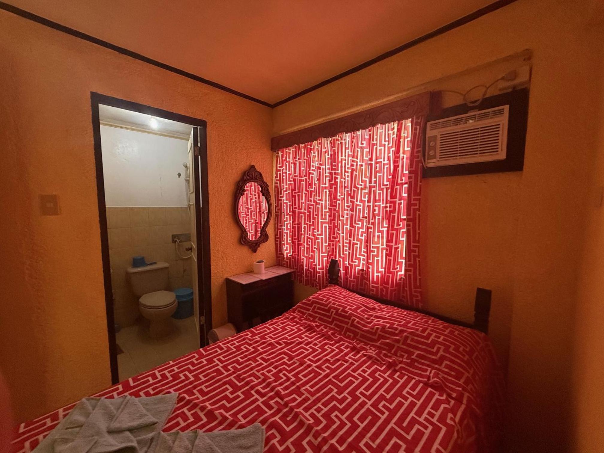 Double Room with Private Bathroom photo 3