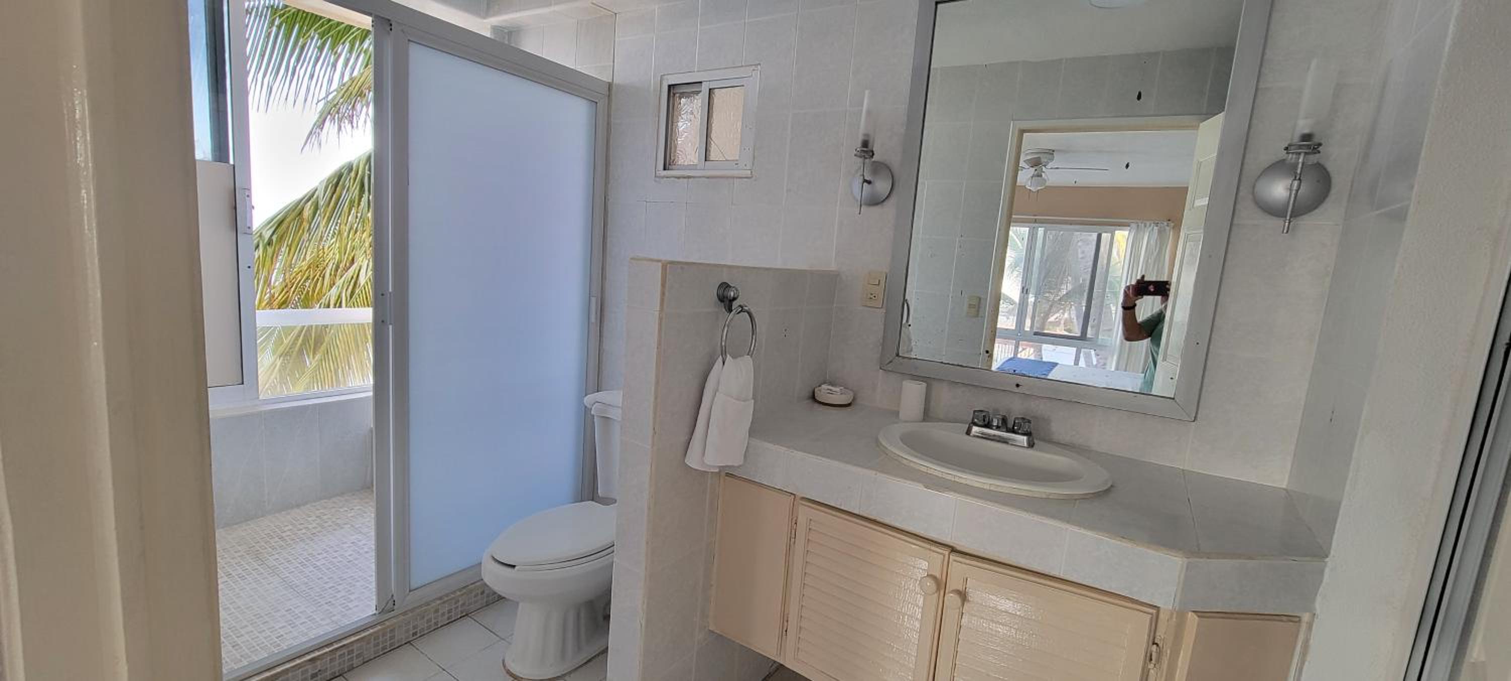 One-Bedroom Apartment with Ocean View photo 2