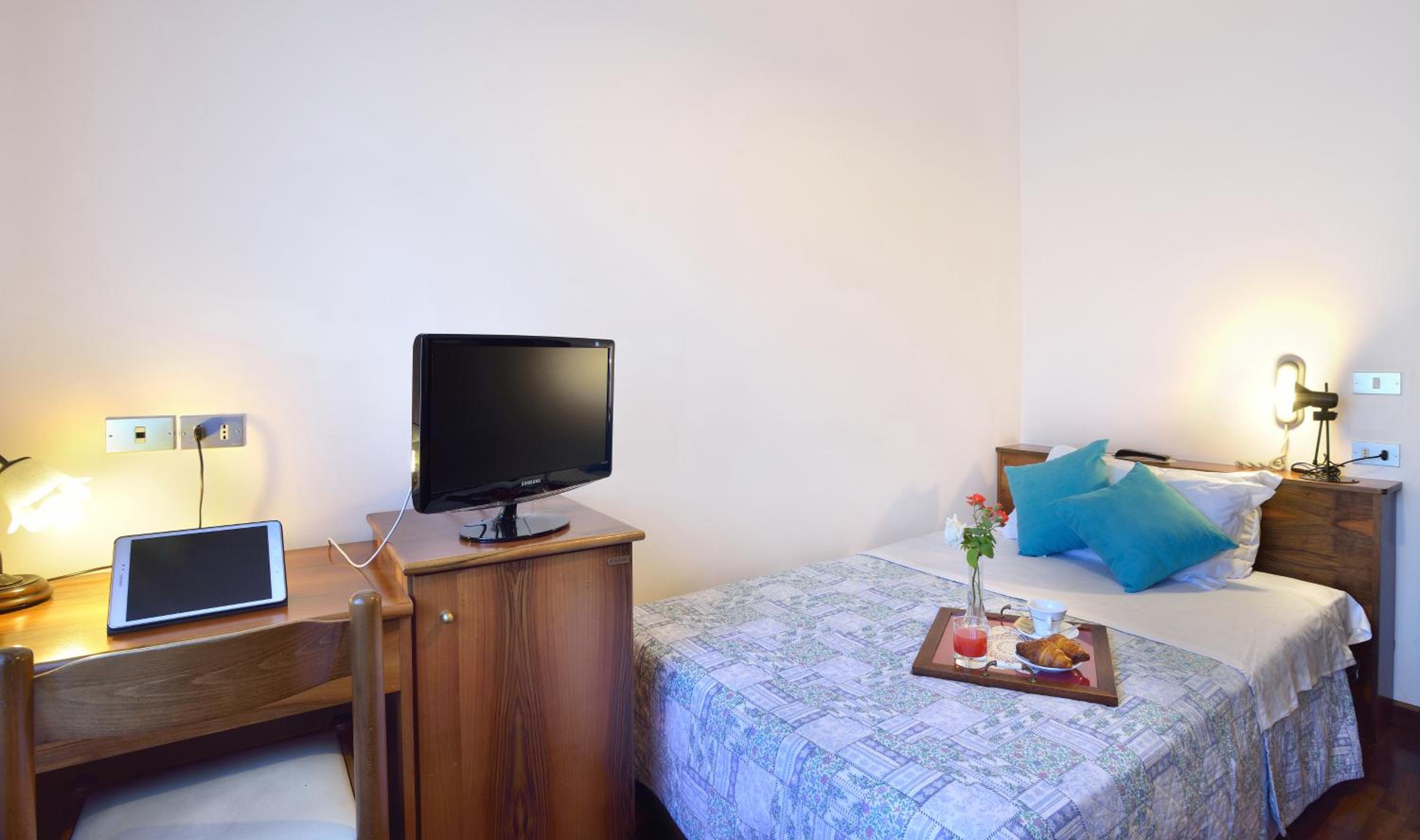 Single Room photo 2