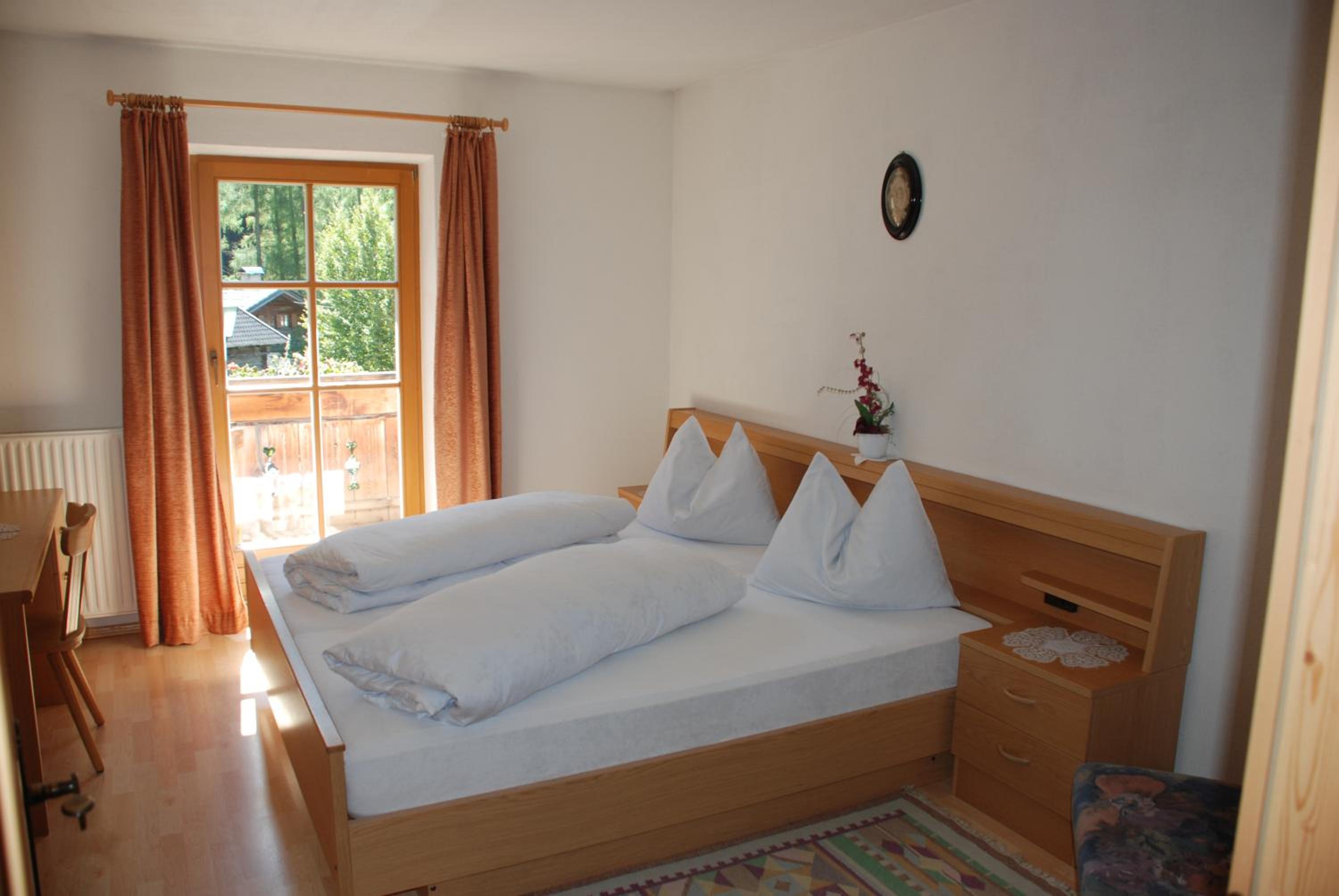 Two-Bedroom Apartment with Balcony photo 3