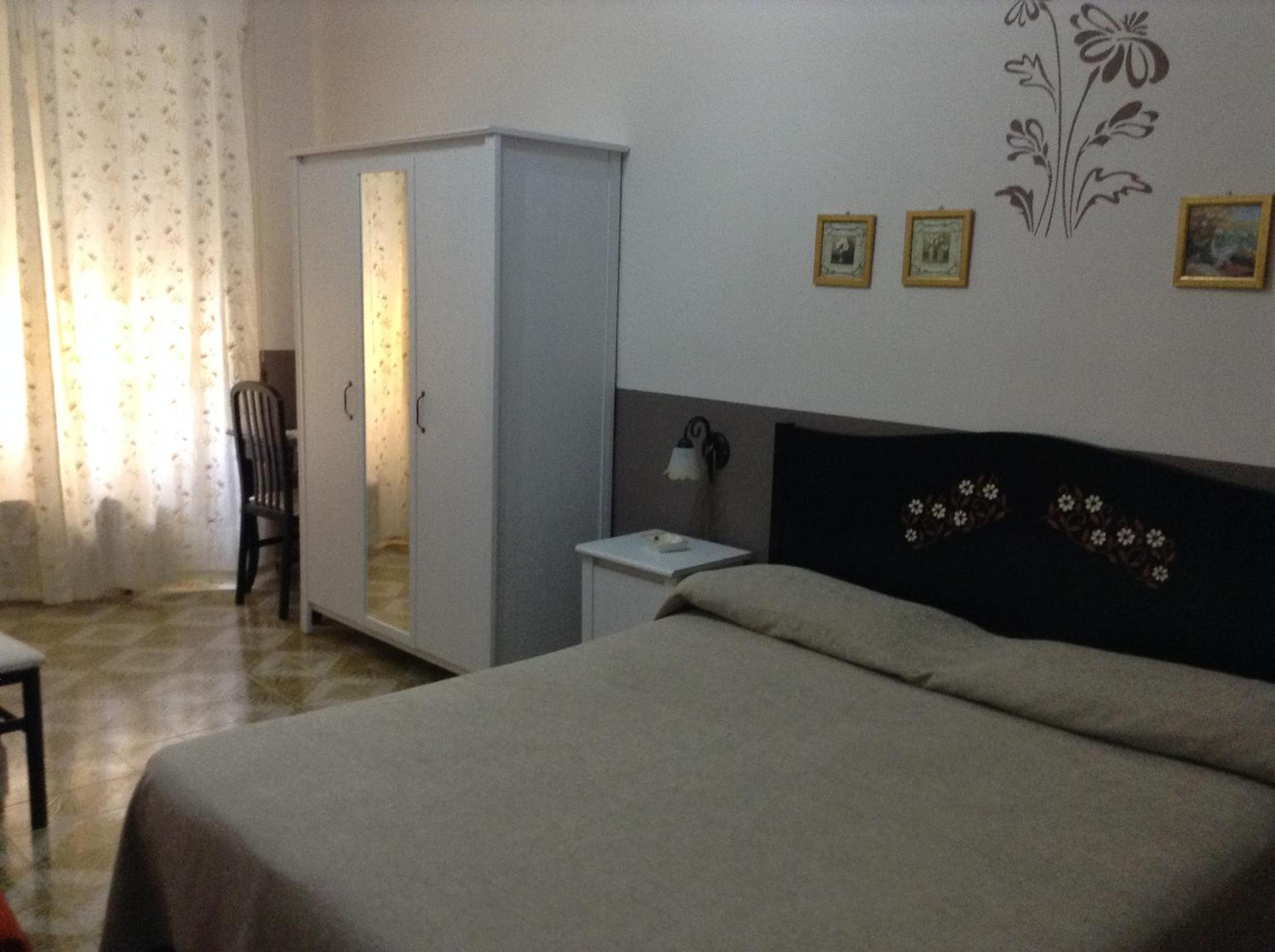 Triple Room - Photo 1