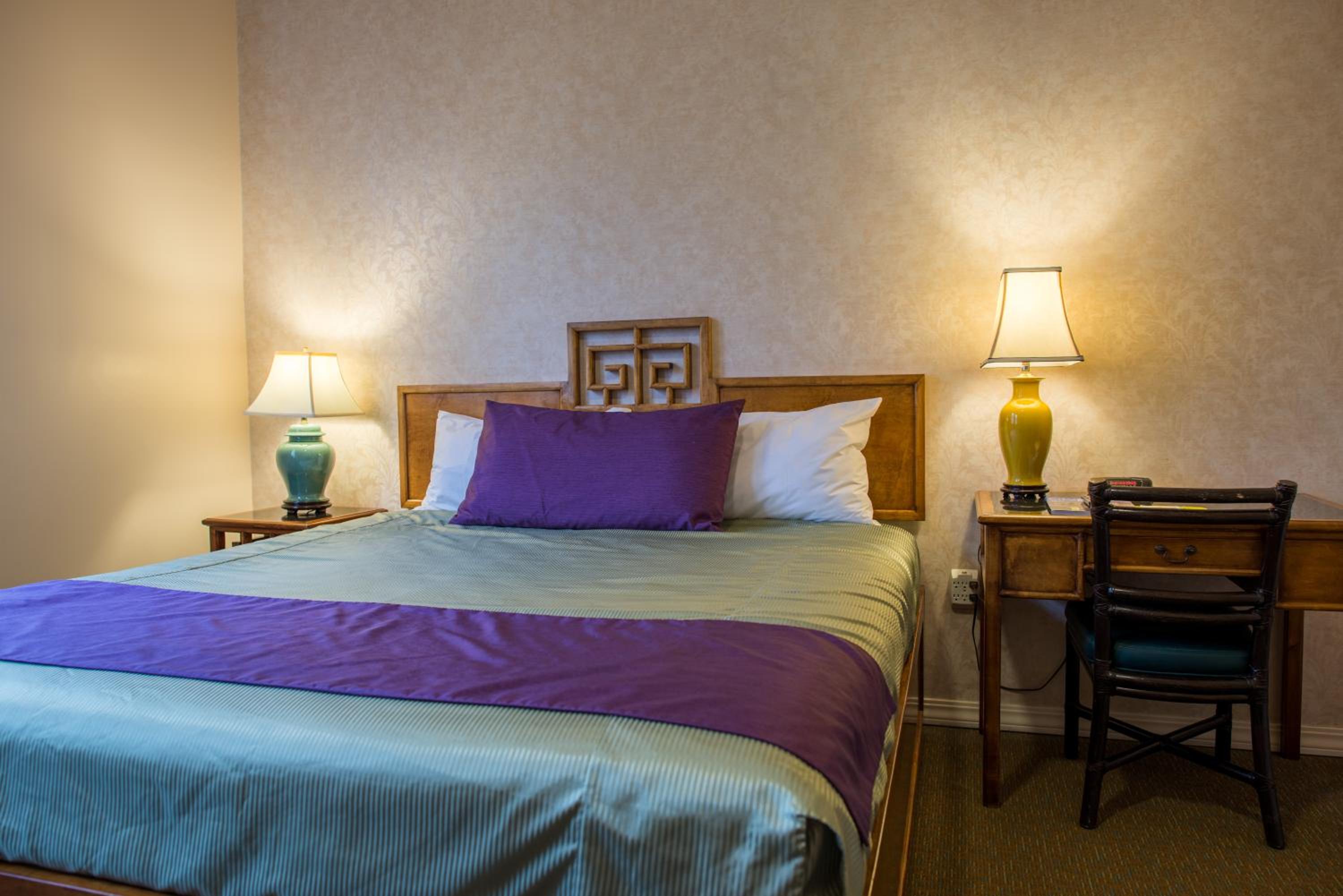 Queen Room - Photo 1