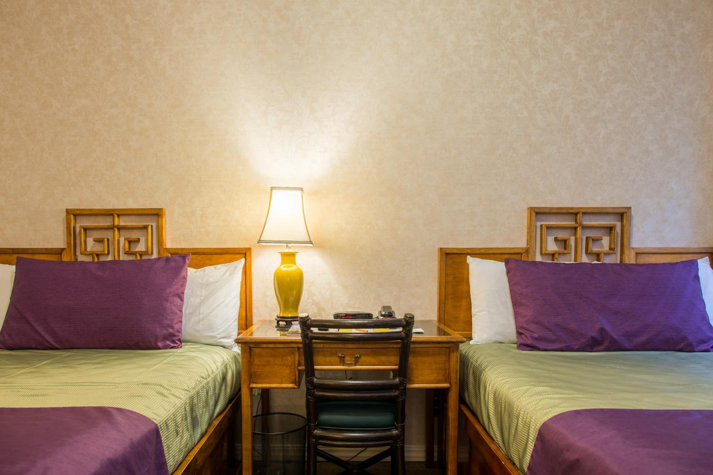 Double Room with Two Double Beds - Photo 9