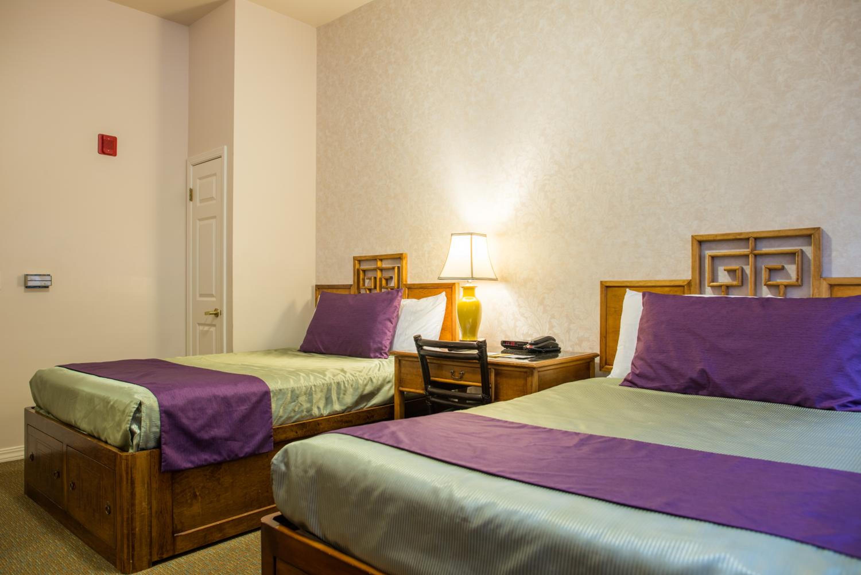 Double Room with Two Double Beds - Photo 7