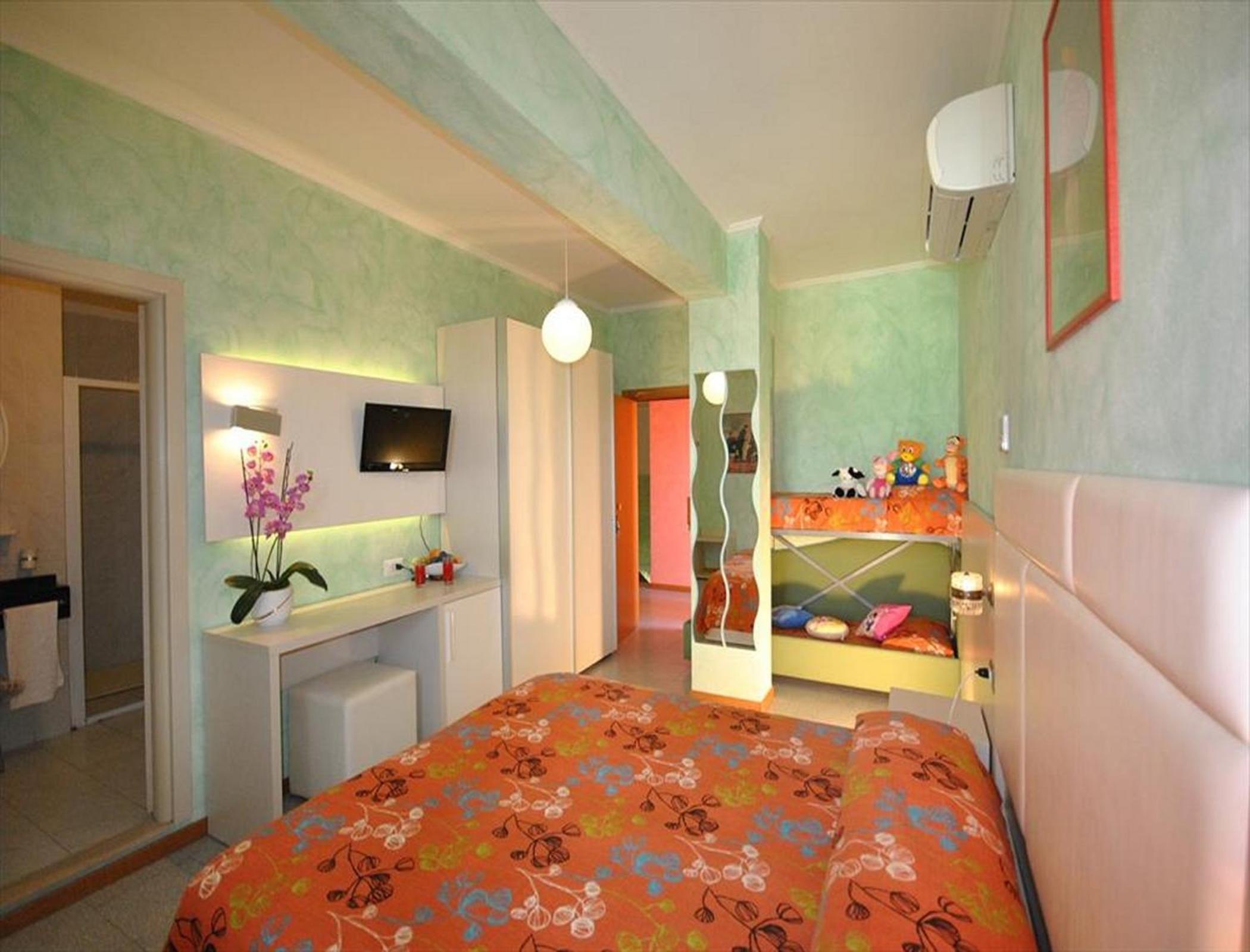 Family Room with Terrace photo 1