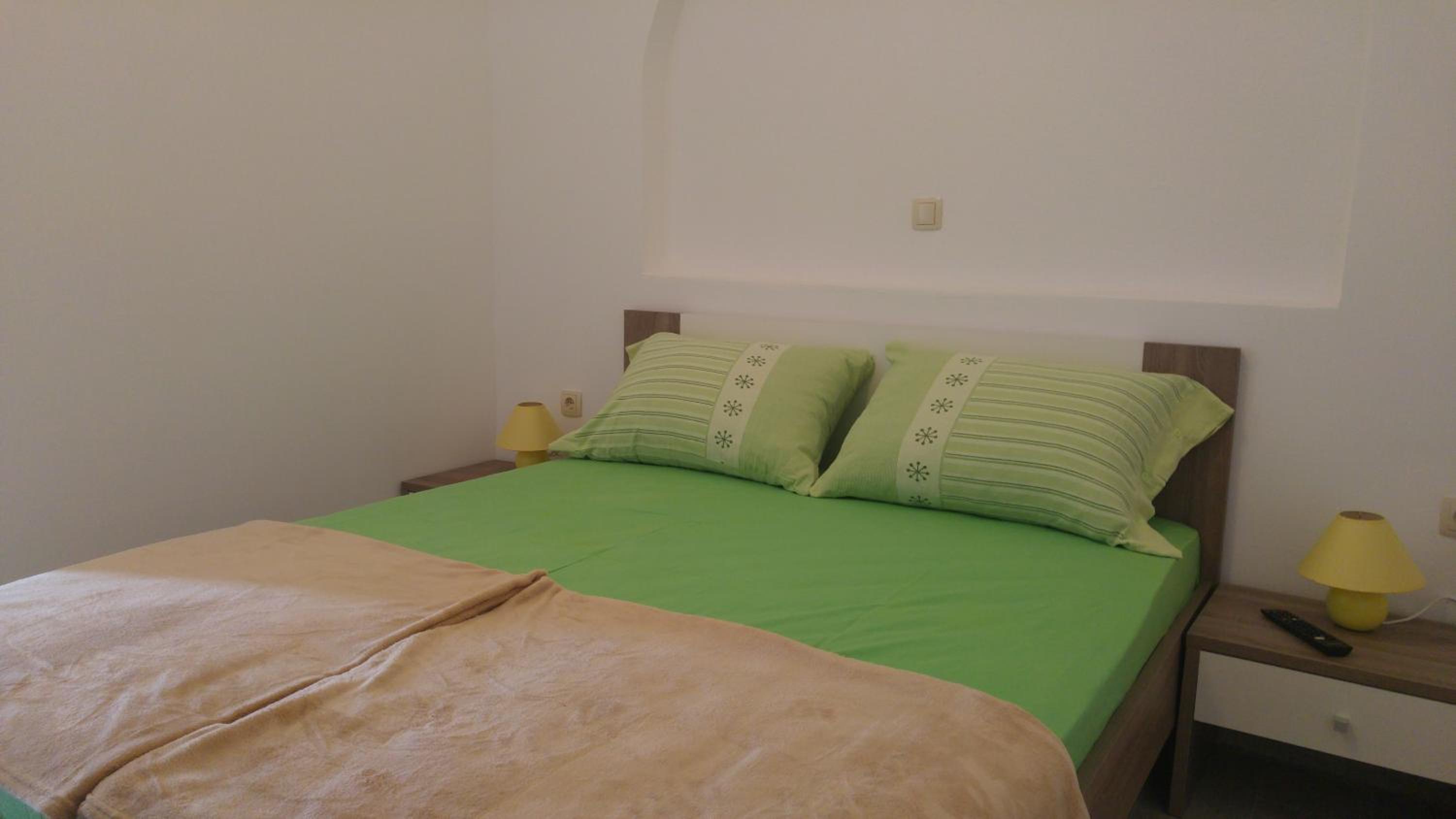 Double Room - Photo 8