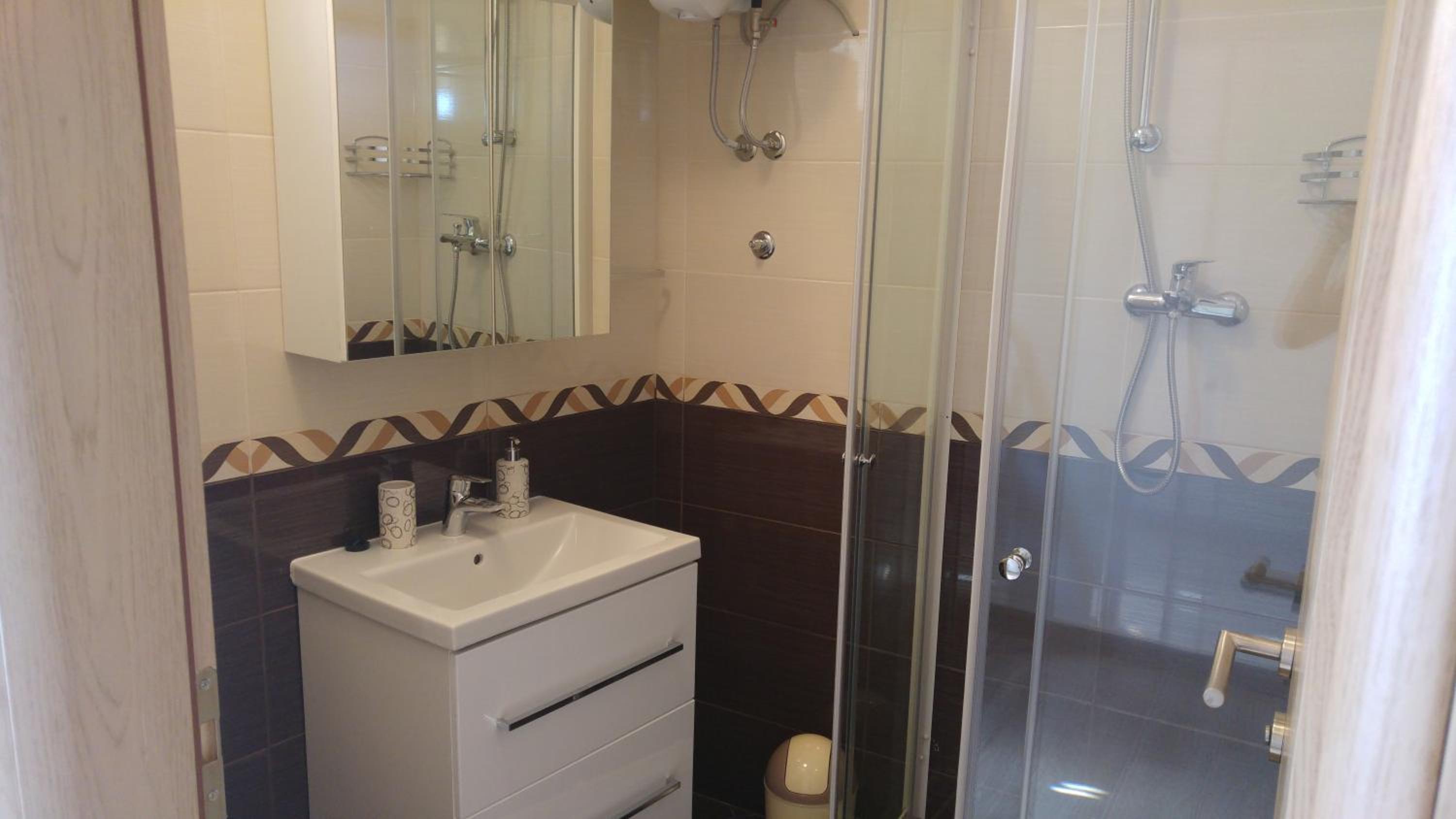 Double Room - Photo 9