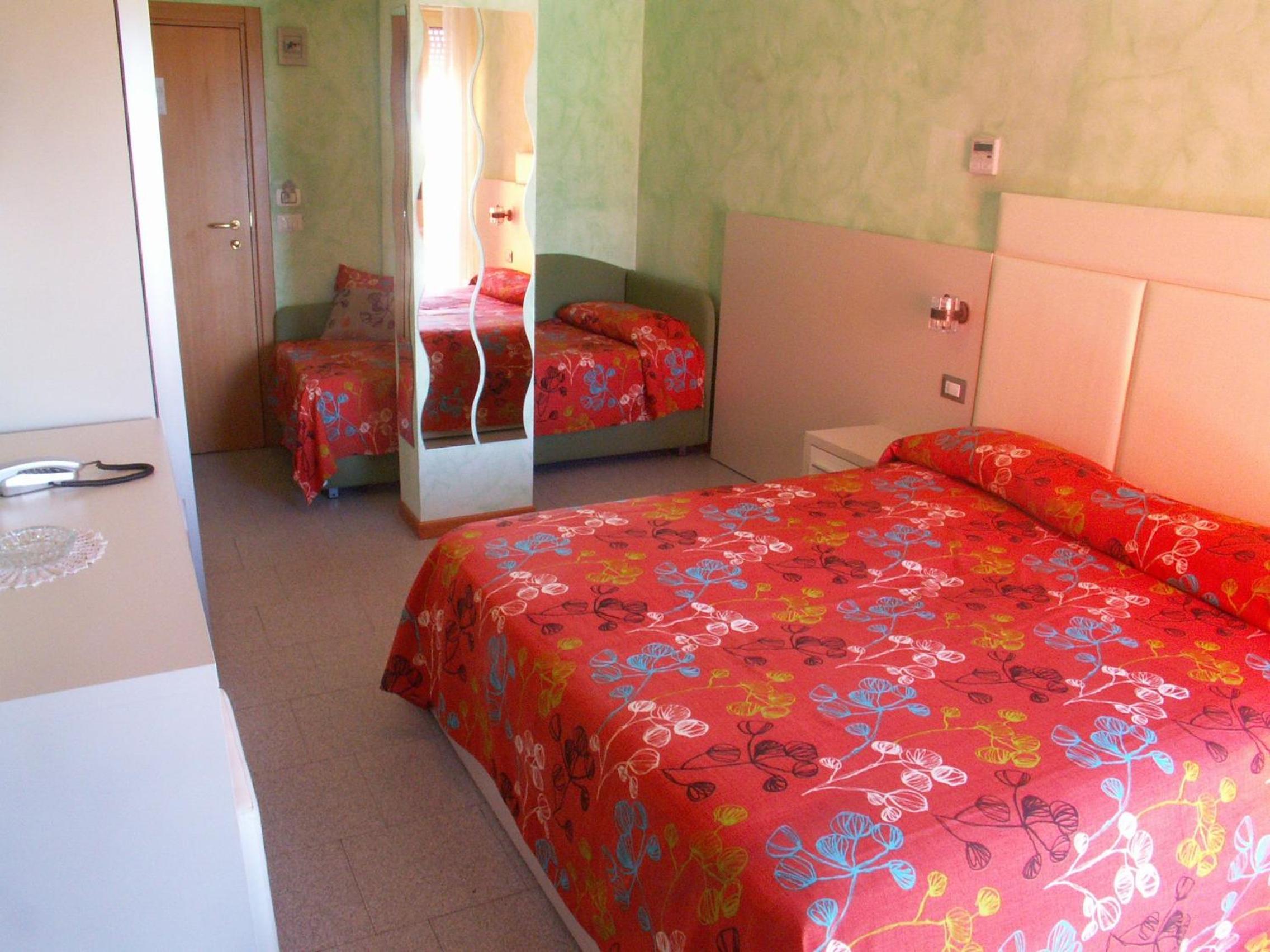 Family Room with Terrace photo 3