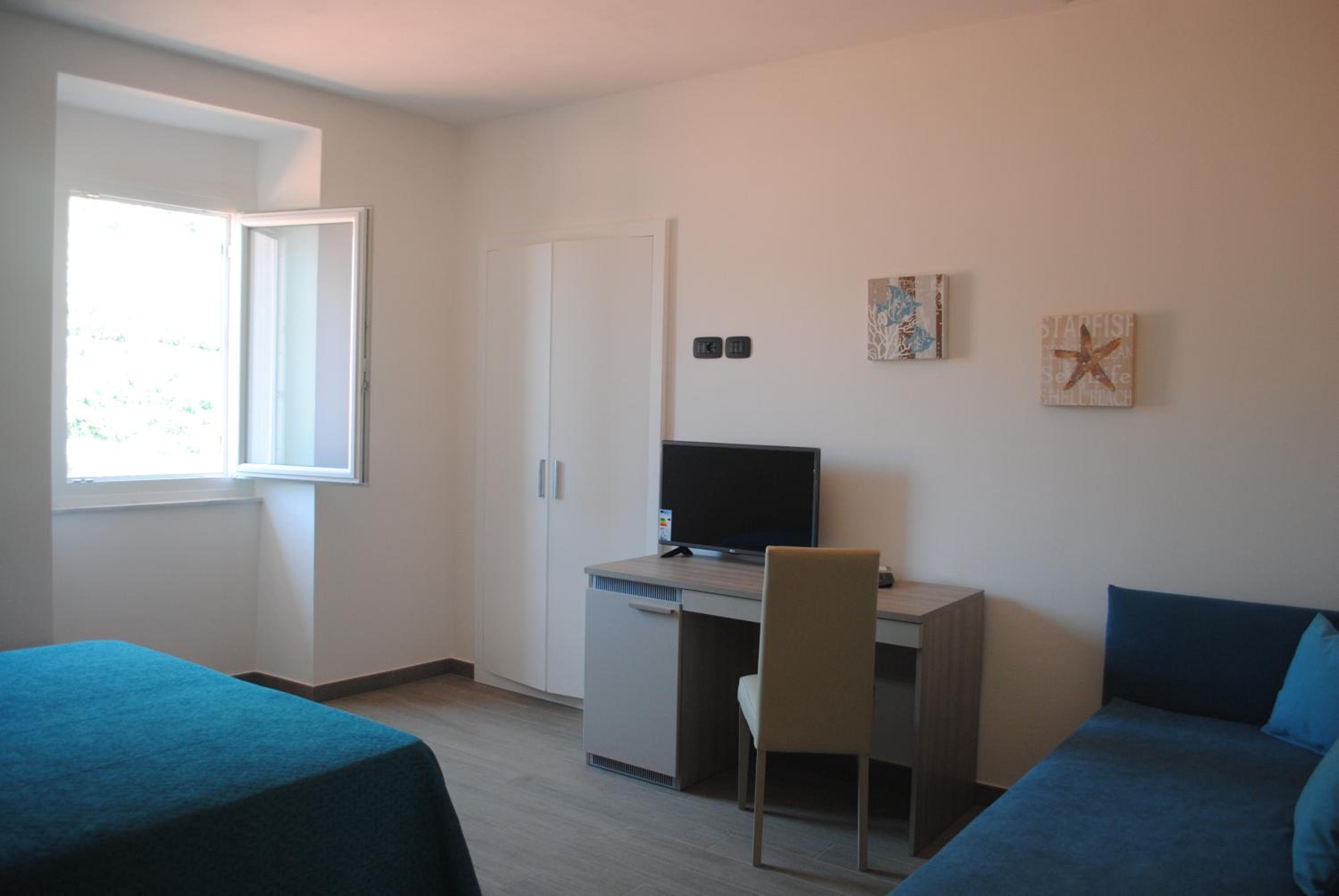 Deluxe King Room photo 3