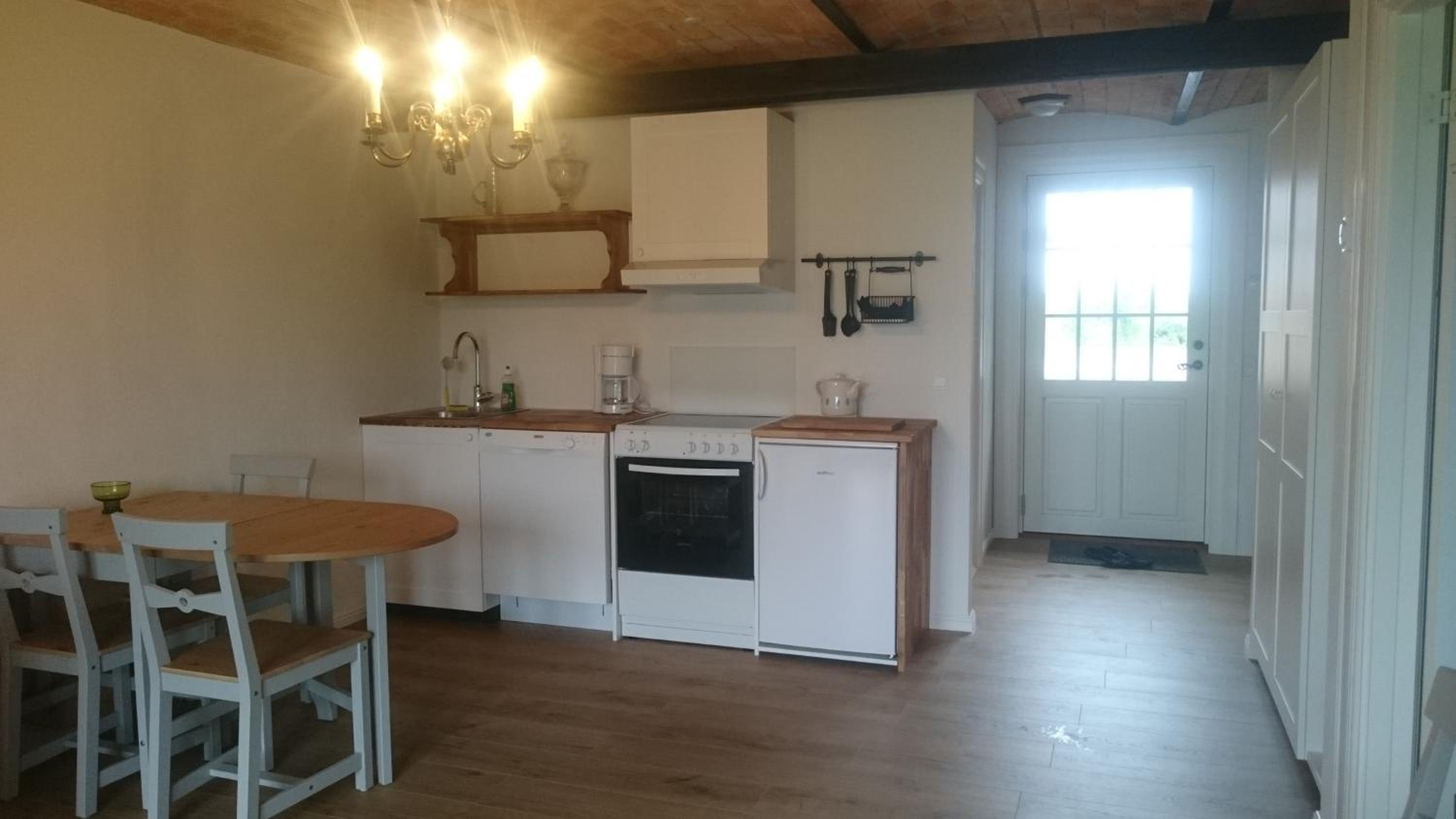 Two-Bedroom Apartment (Green) photo 2