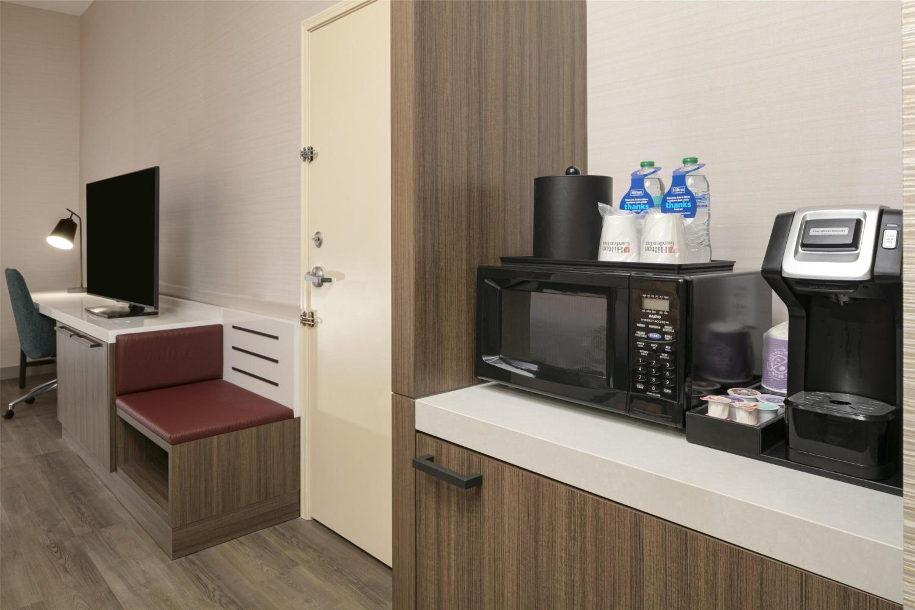 Queen Room with Two Queen Beds - Mobility Access - Photo 3
