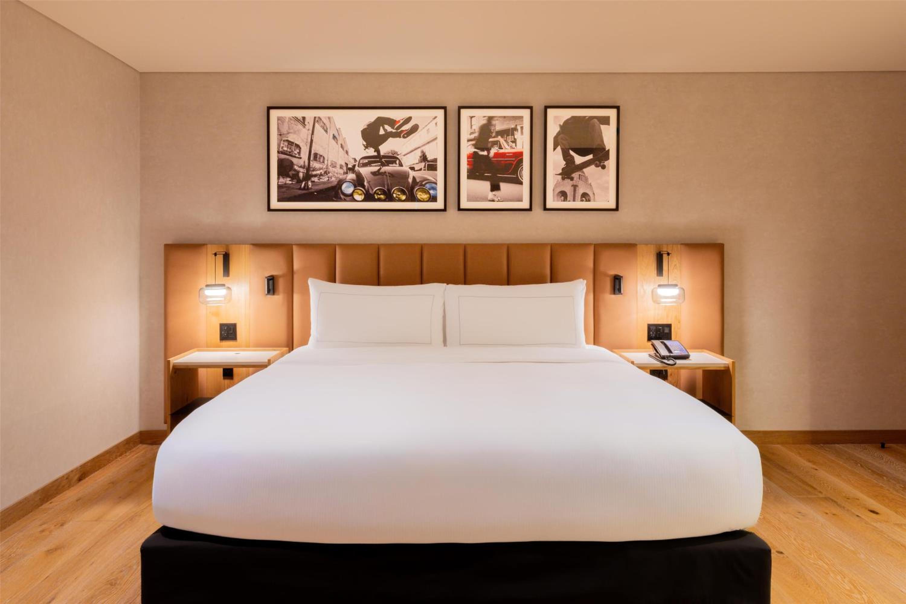 Master King Suite with View - Photo 4