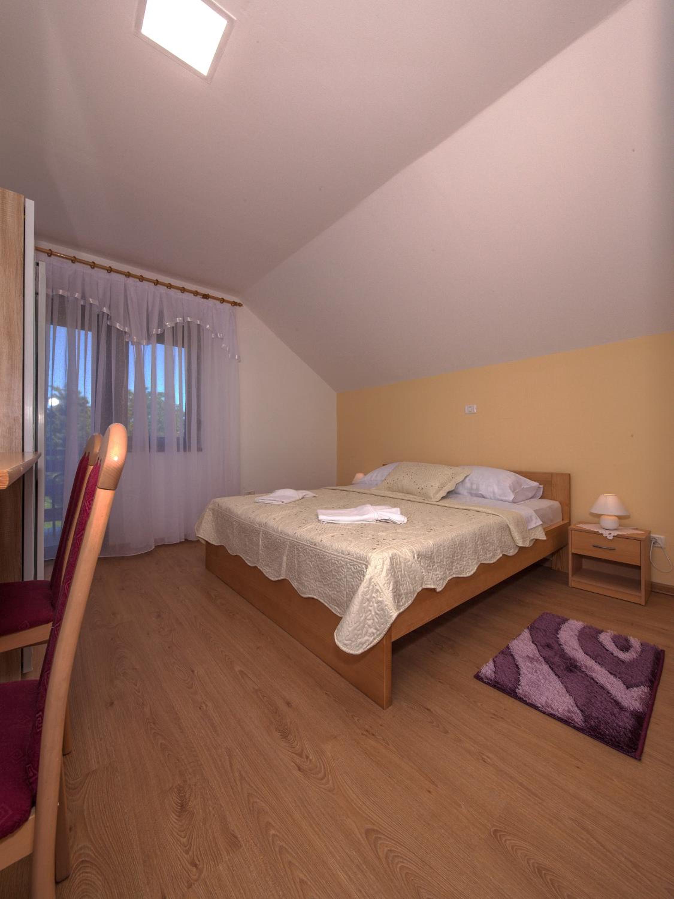Deluxe Double Room with Balcony - Photo 3
