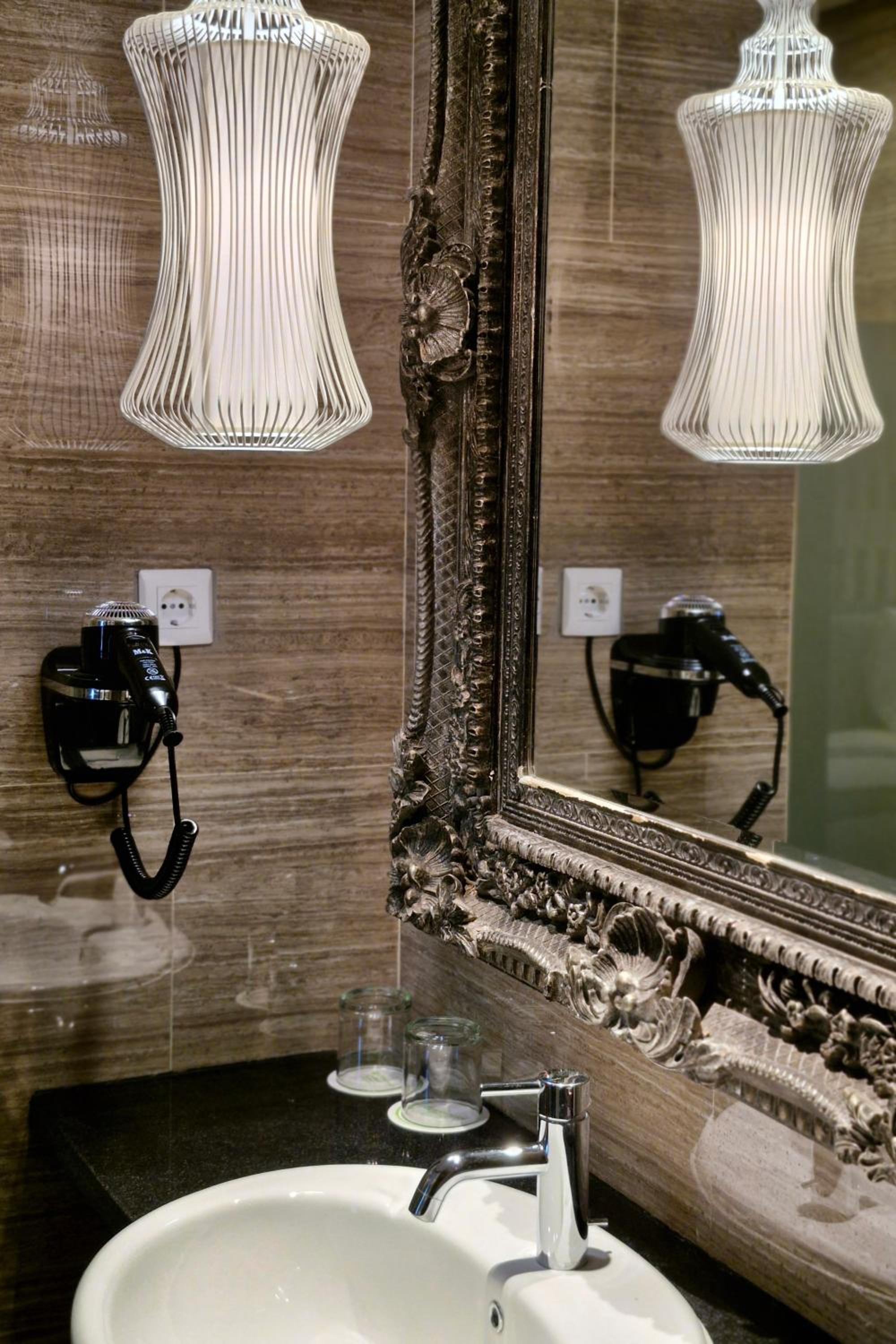 Executive King Room - Non-Smoking