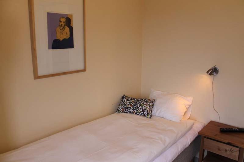 Single Room with Shared Bathroom photo 2