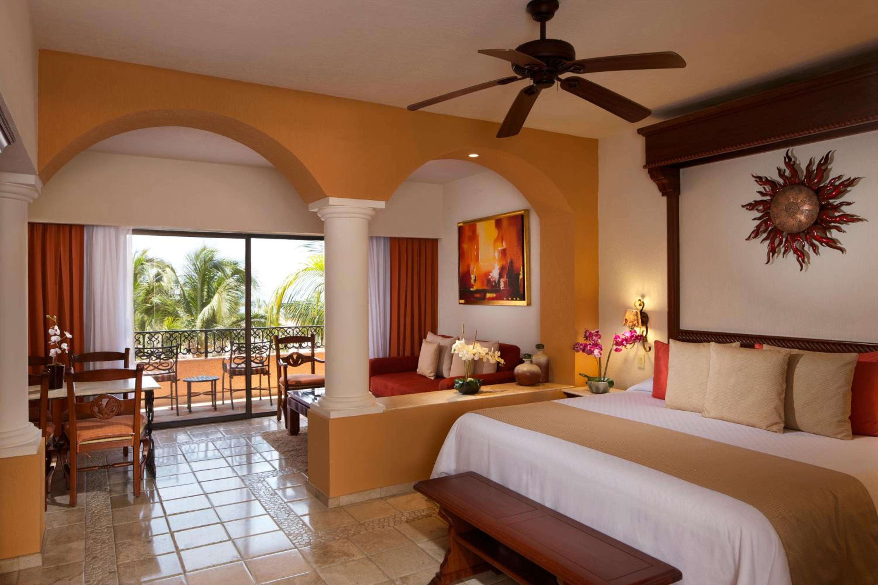Deluxe Junior Suite - Photo 1