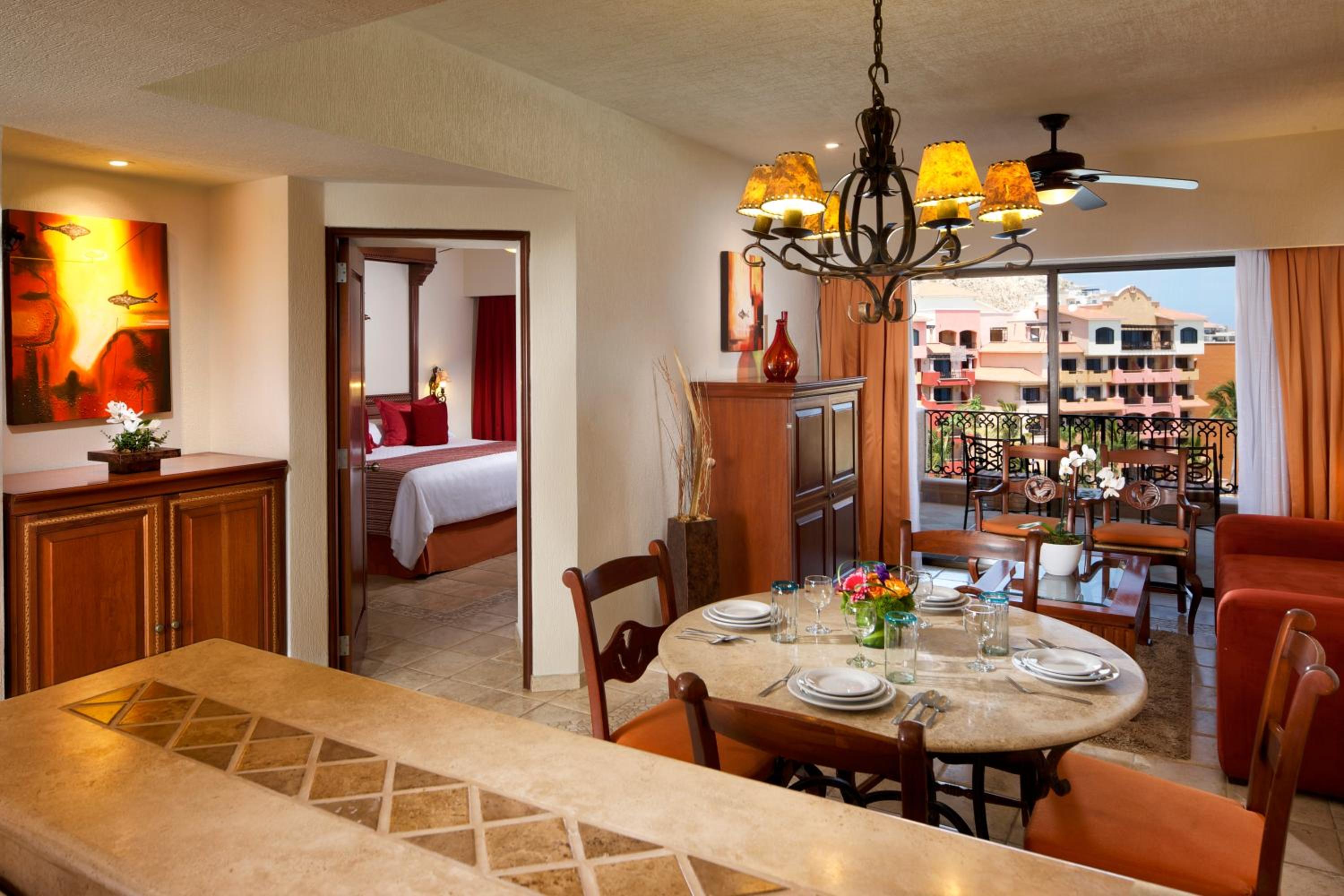 Luxury Suite - Photo 3