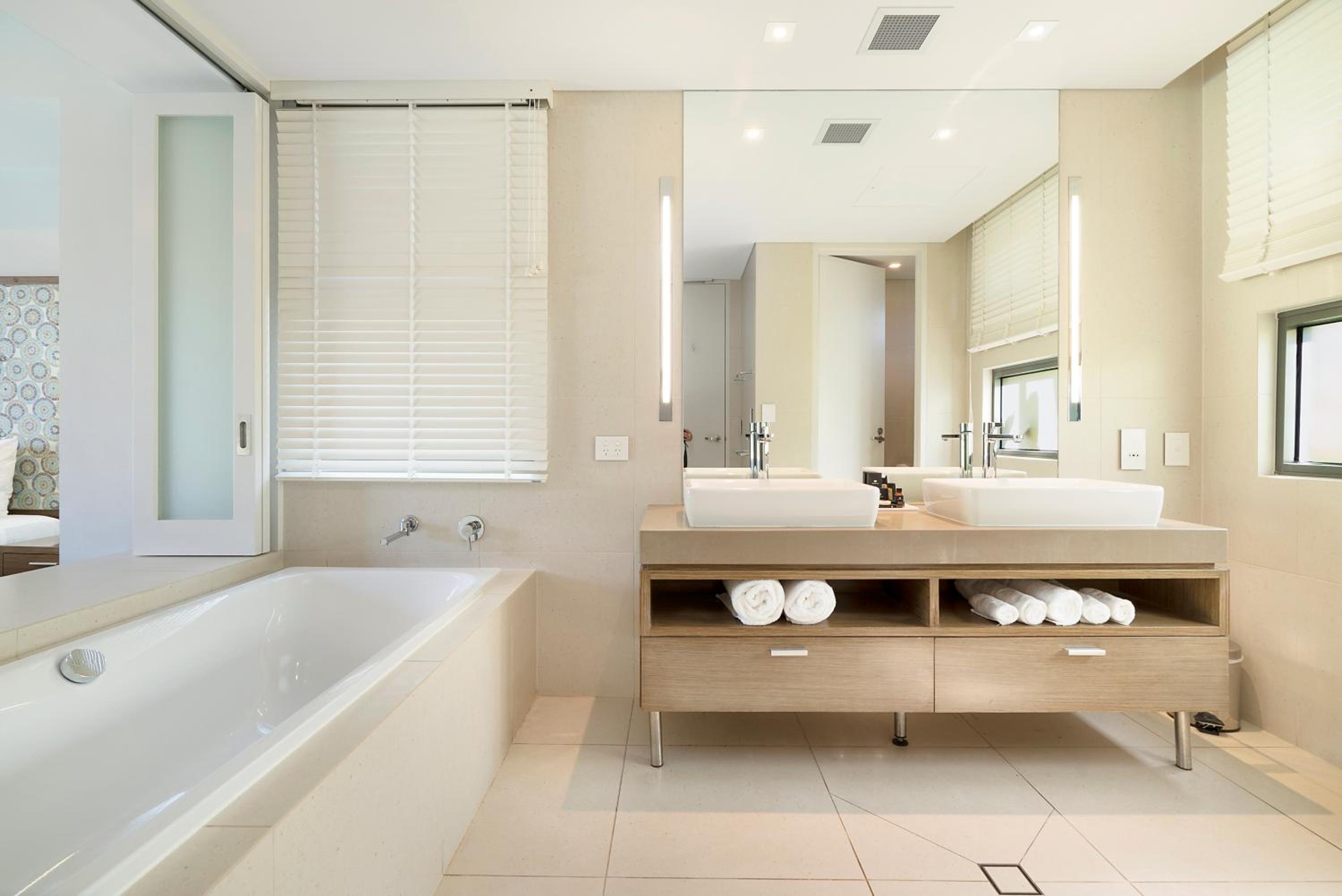 Resort Superior Lagoon King Room - Photo 3