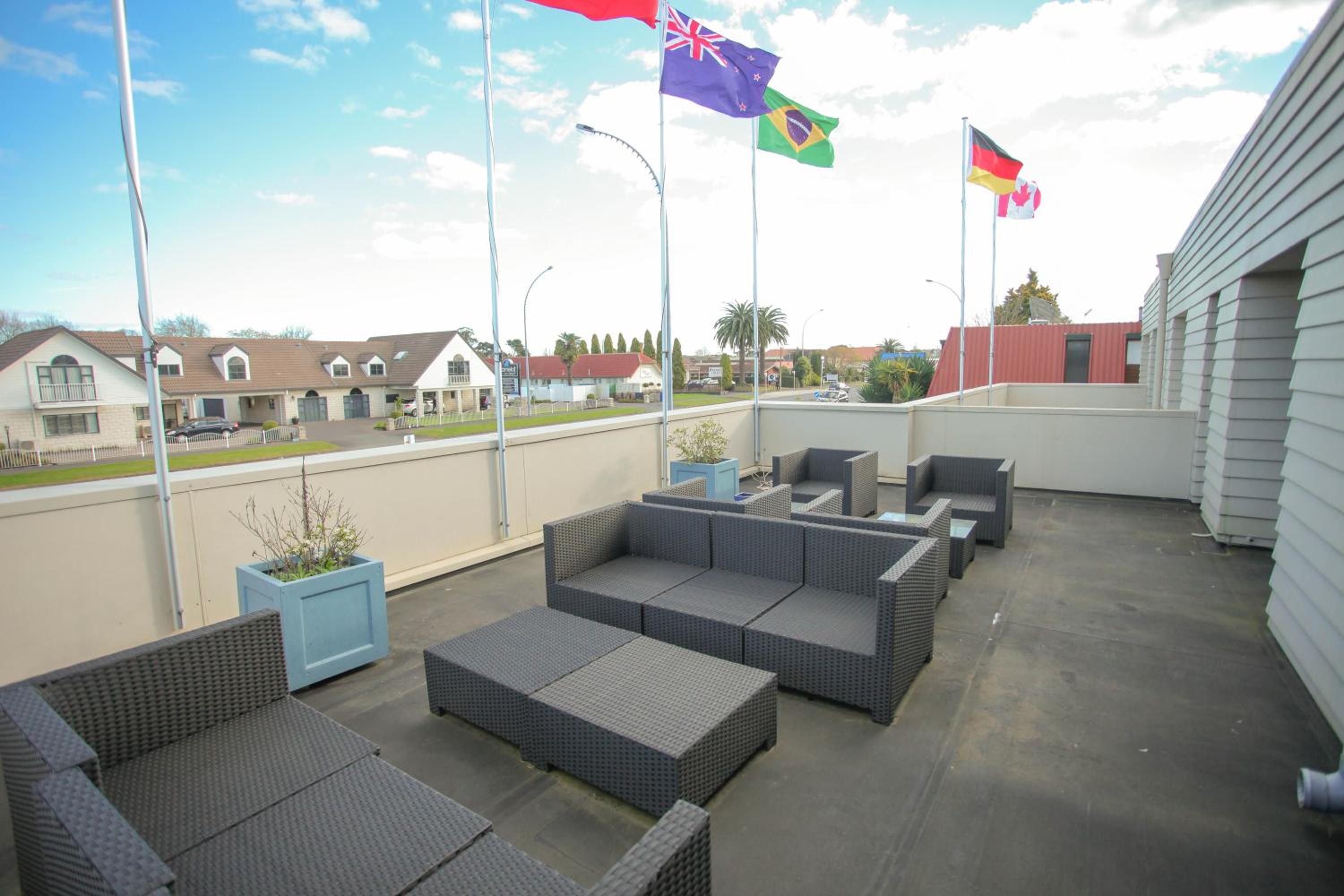 Executive Queen Room with Balcony - Photo 4