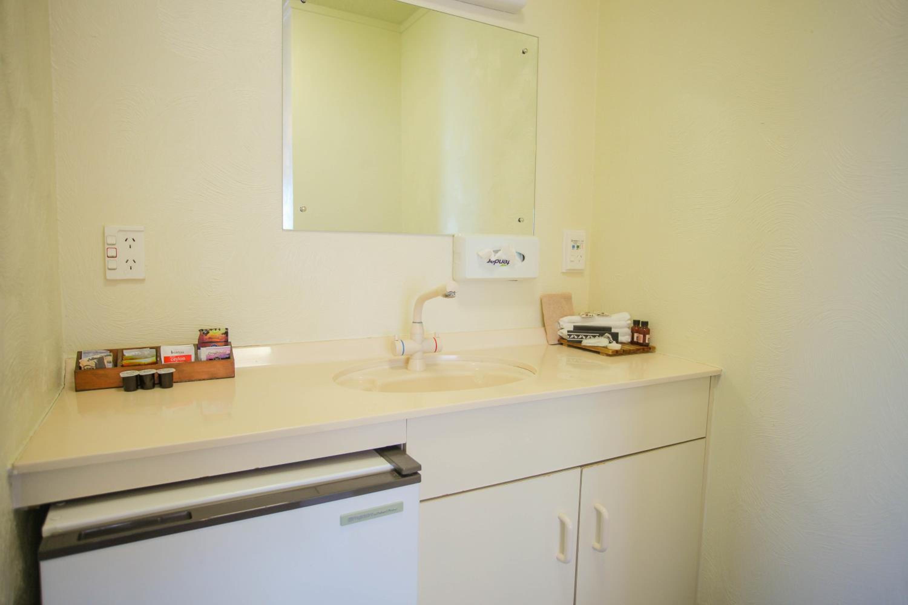 Business Double Room - Photo 6
