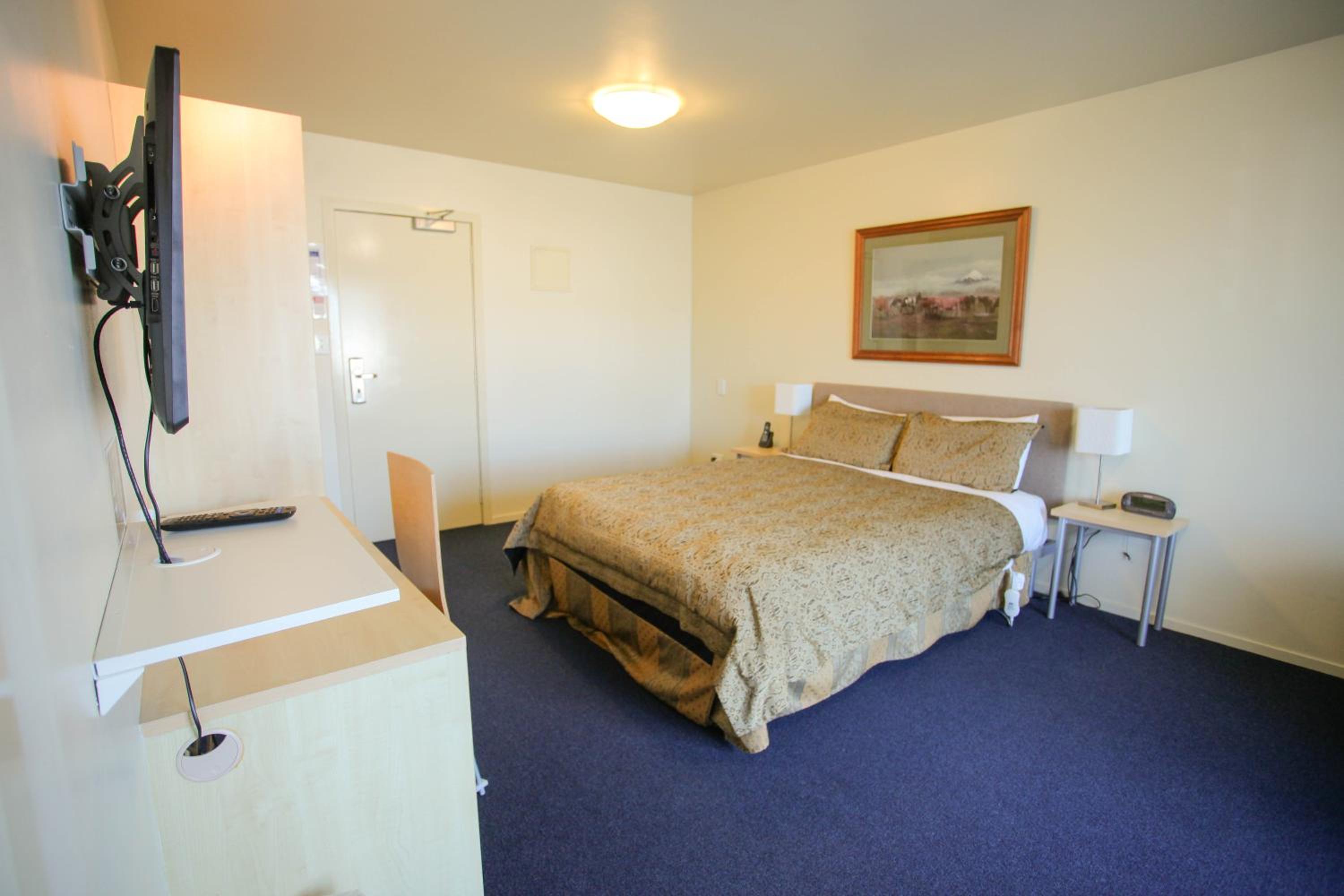 Executive Queen Room with Balcony - Photo 1