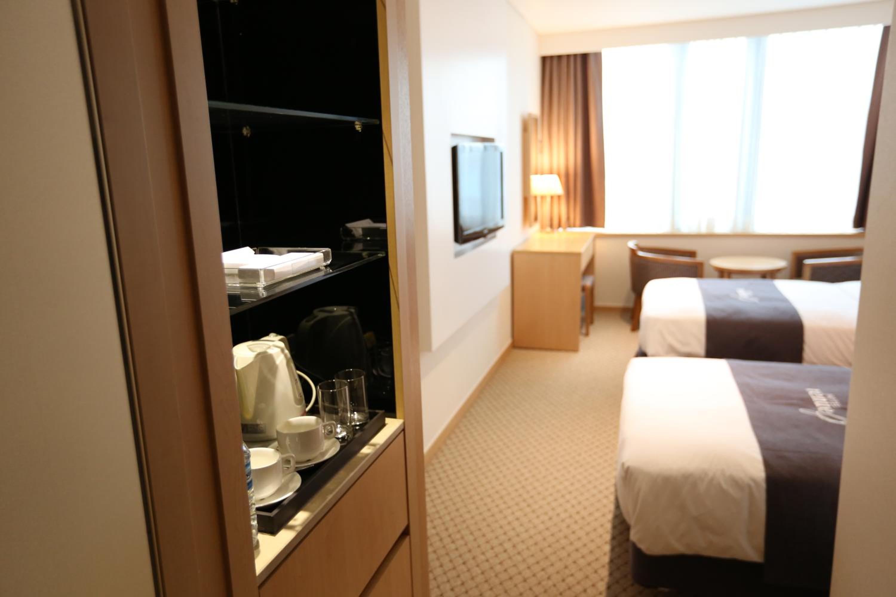 Superior Twin Room with Bath photo 3
