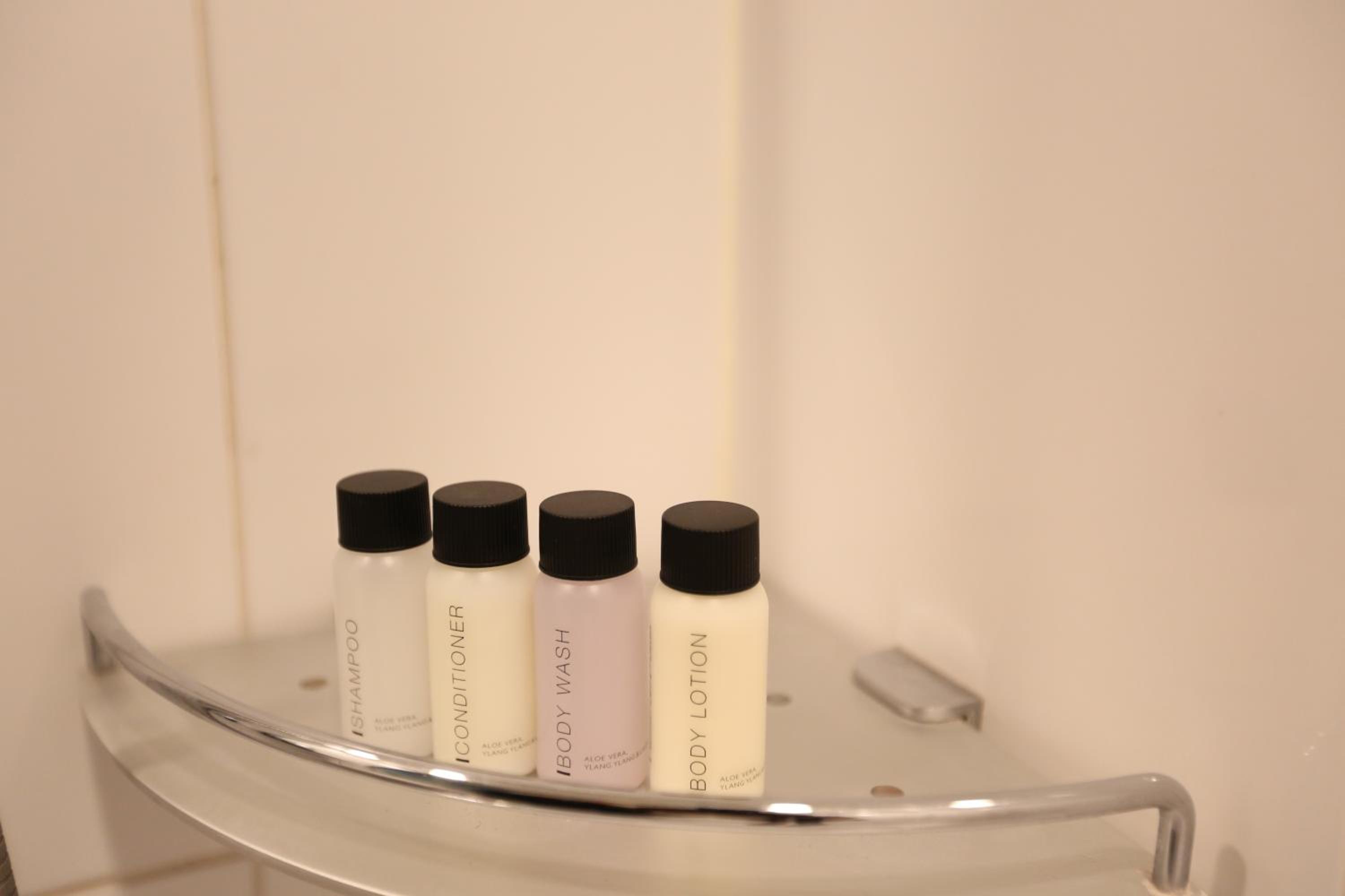 Deluxe Triple Room with Bath photo 3